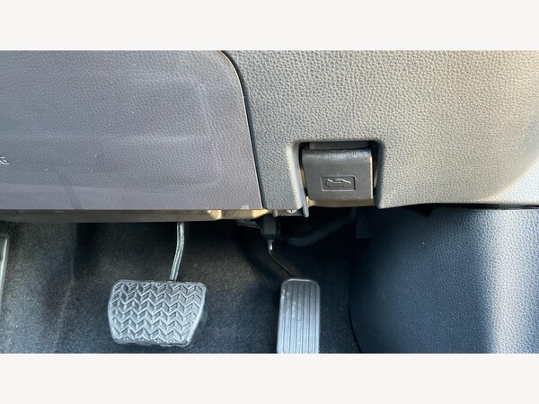 Used Toyota C-HR 2024 for sale - 76247103: Photo 31