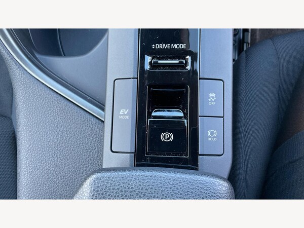 Used Toyota C-HR 2024 for sale - 76247103: Photo 37