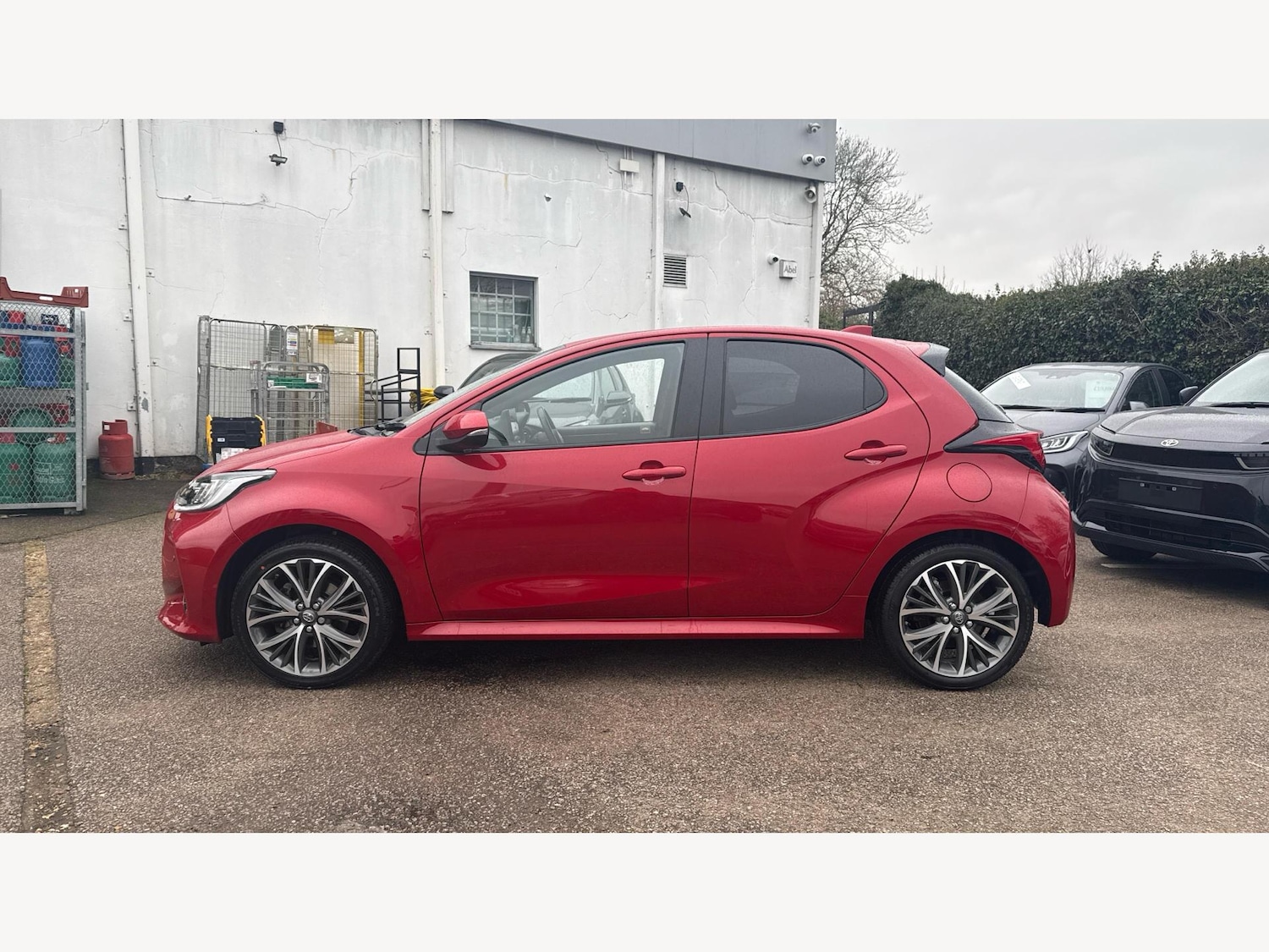 Used Toyota Yaris 2024 for sale - 77625081: Photo 19