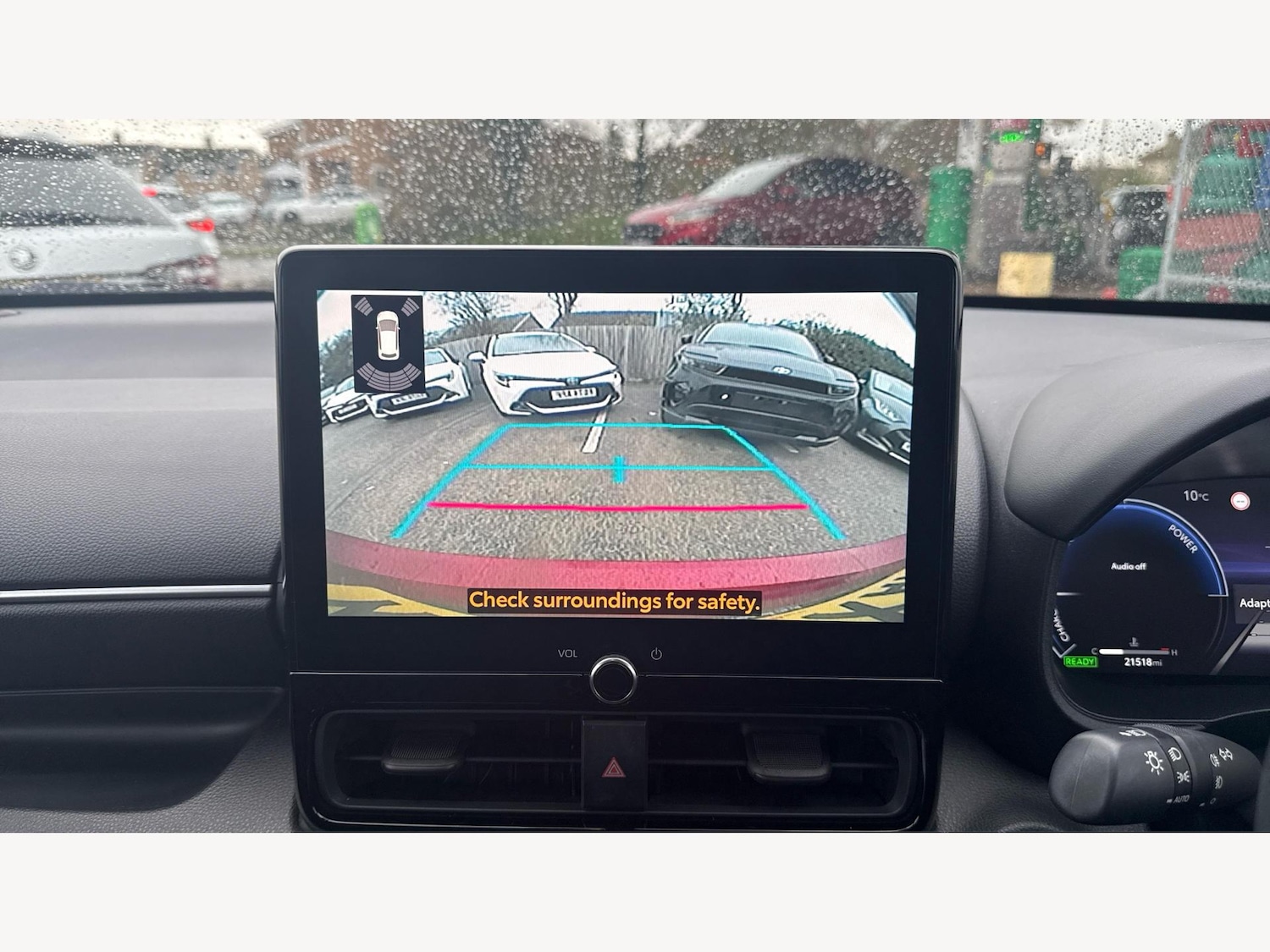 Used Toyota Yaris 2024 for sale - 77625081: Photo 27