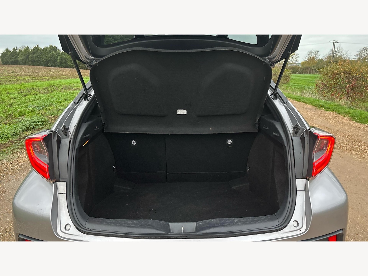 Used Toyota C-HR 2017 for sale - 76671407: Photo 16