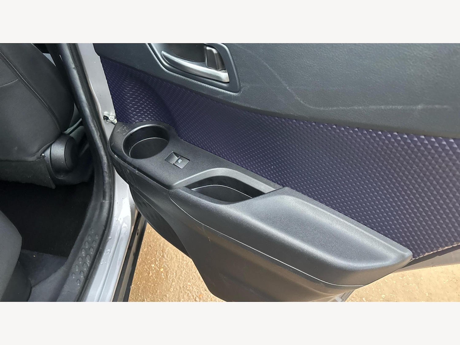 Used Toyota C-HR 2017 for sale - 76671407: Photo 28