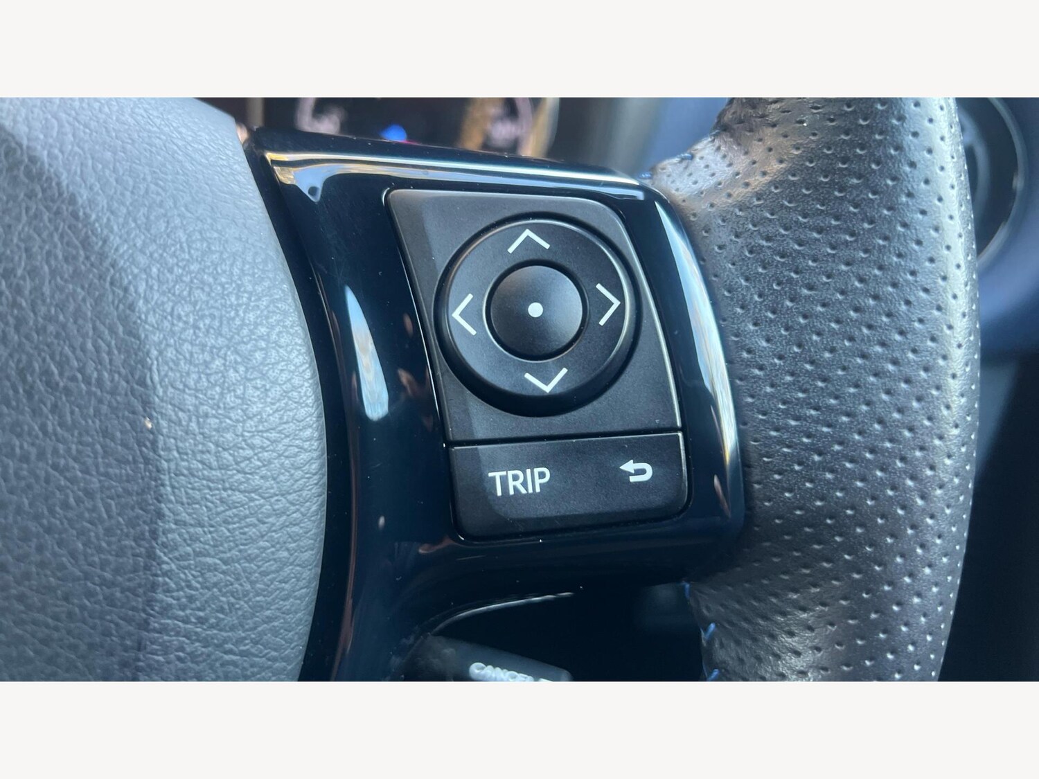 Used Toyota Yaris 2017 for sale - 76753233: Photo 25