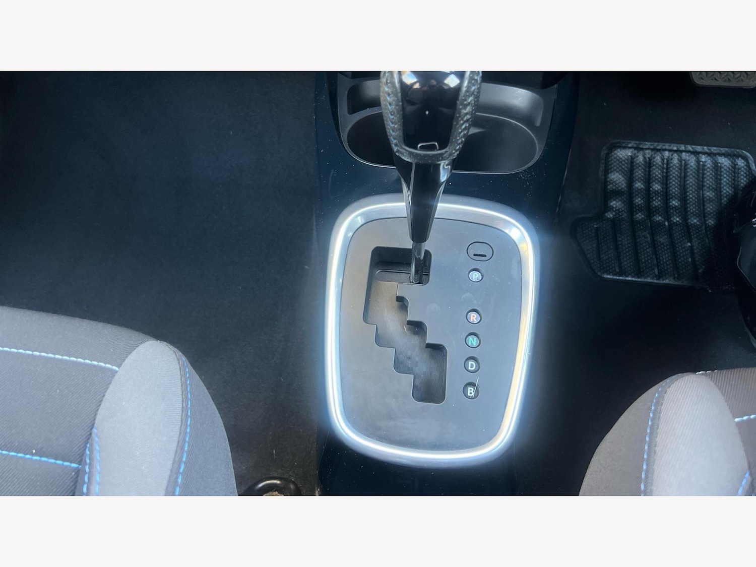 Used Toyota Yaris 2017 for sale - 76753233: Photo 29