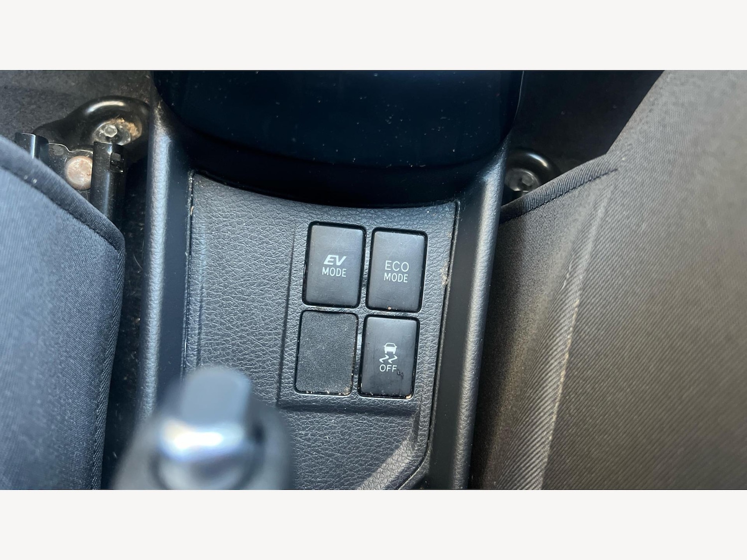 Used Toyota Yaris 2017 for sale - 76753233: Photo 30