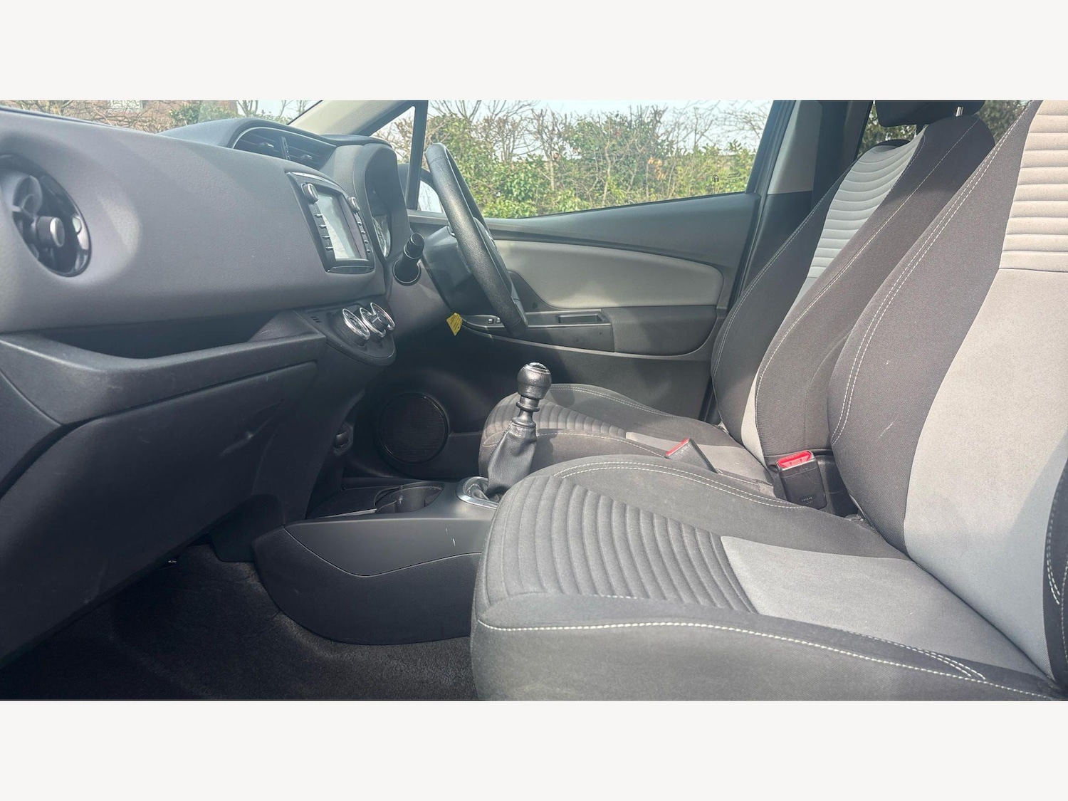 Used Toyota Yaris for sale - 77969785: Photo 12