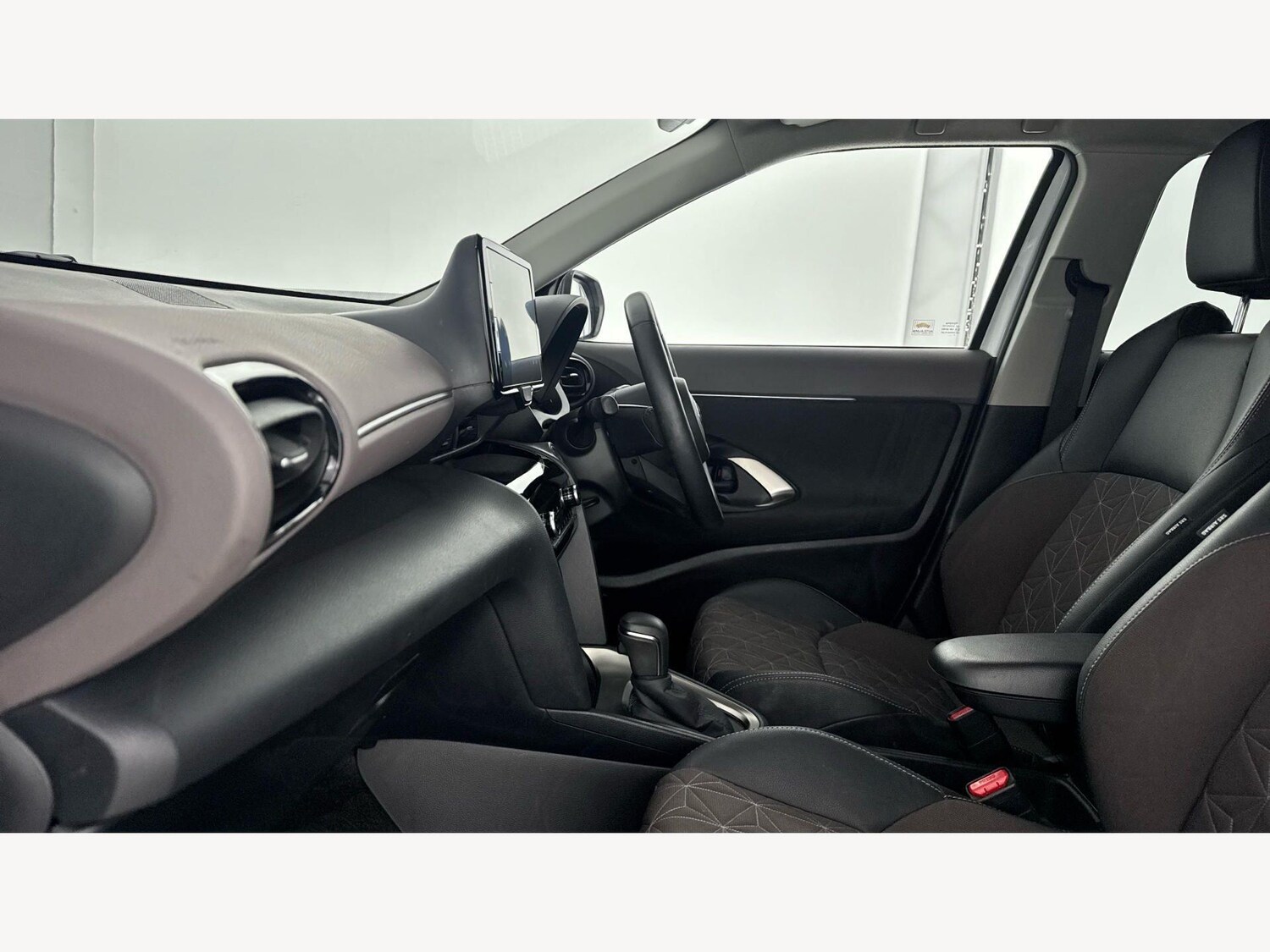 Used Toyota Yaris Cross 2023 for sale - 77909423: Photo 12