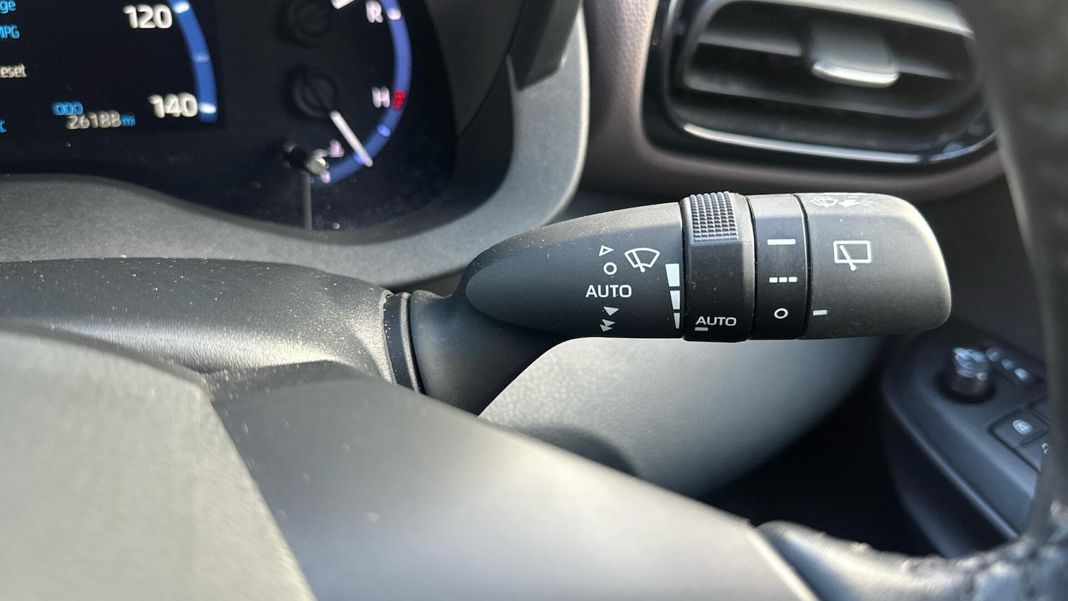 Used Toyota Yaris Cross 2023 for sale - 77101814: Photo 37