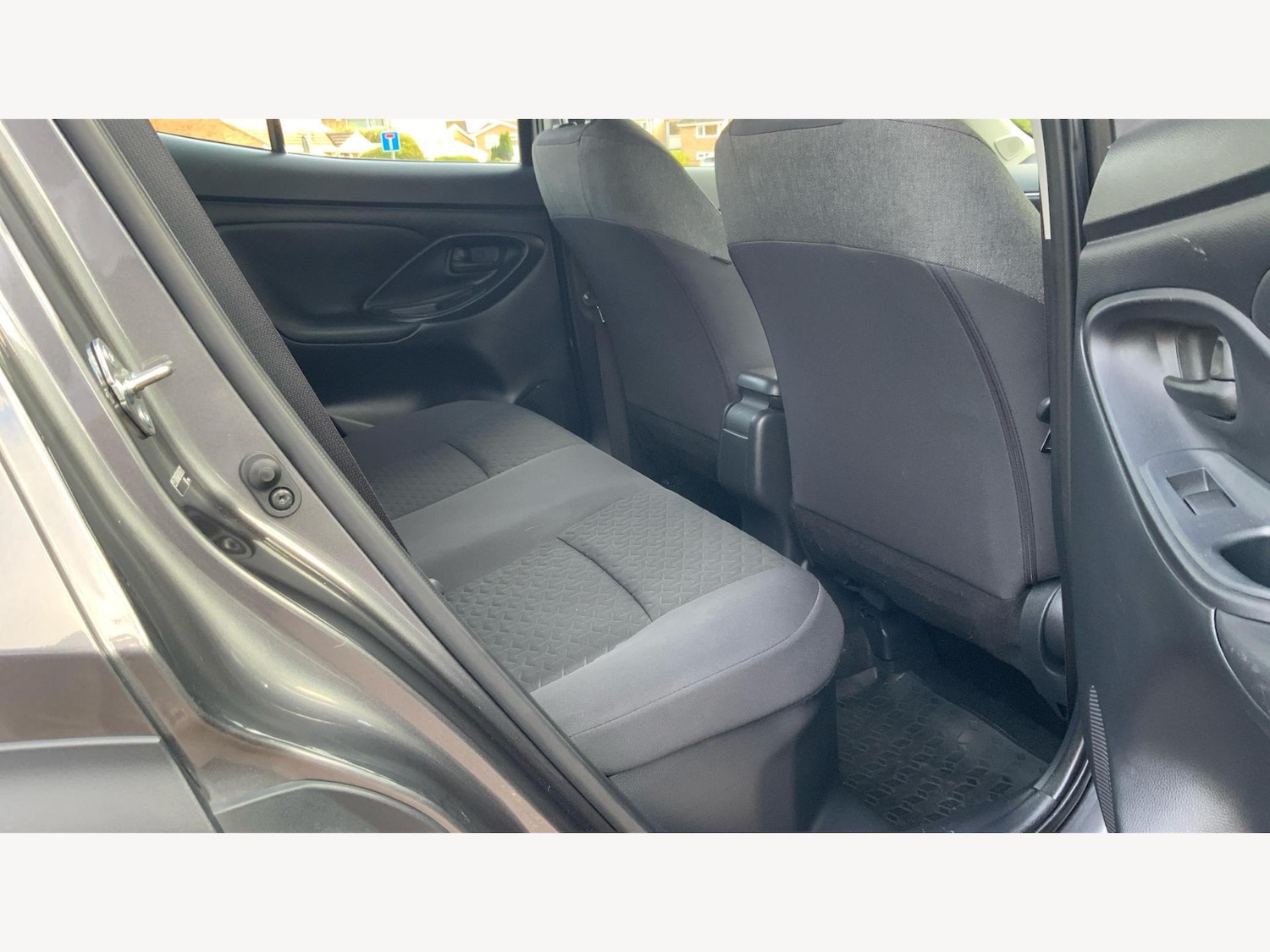 Used Toyota Yaris Cross 2024 for sale - 76200189: Photo 14