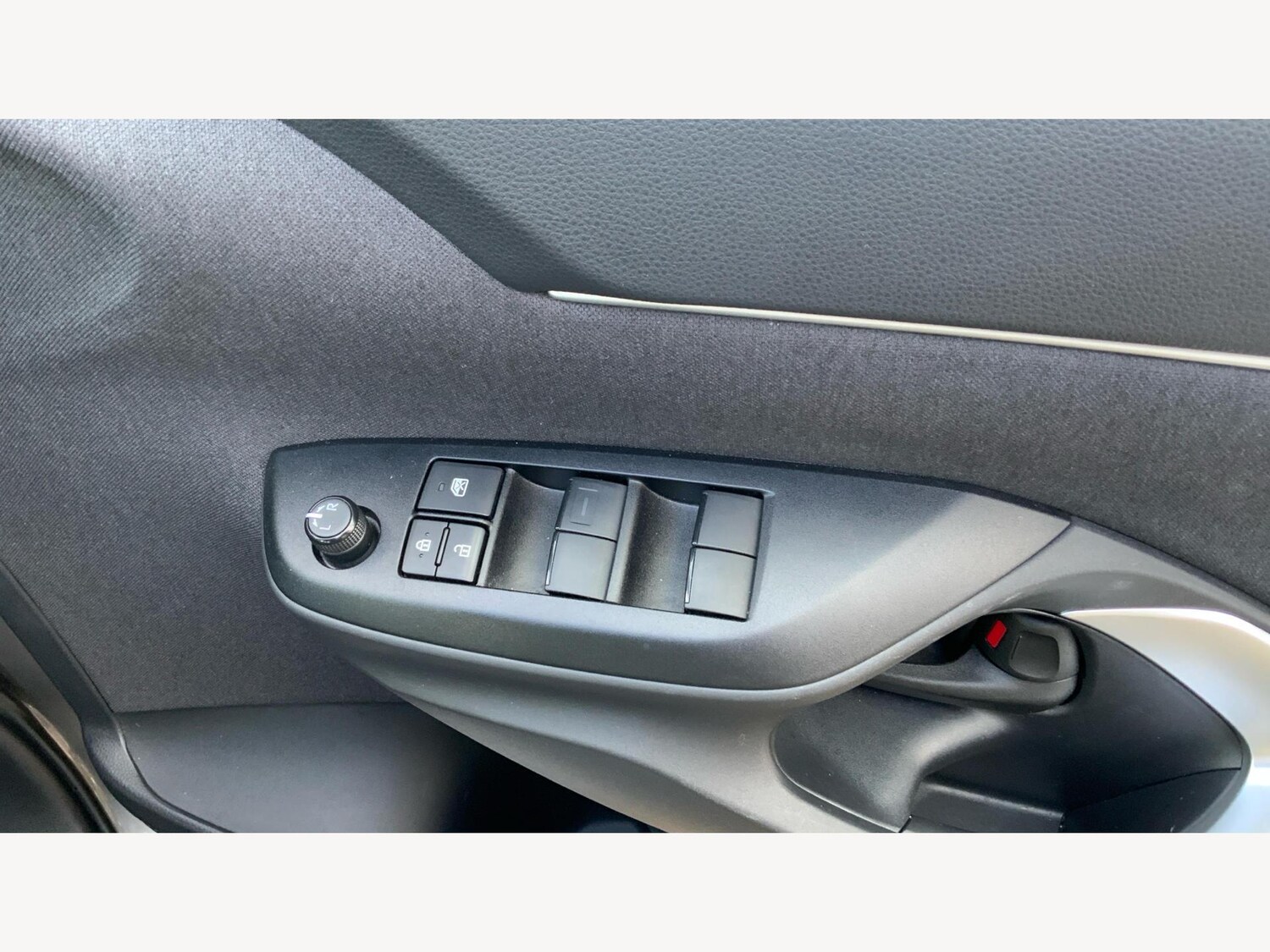 Used Toyota Yaris Cross 2024 for sale - 76200189: Photo 27