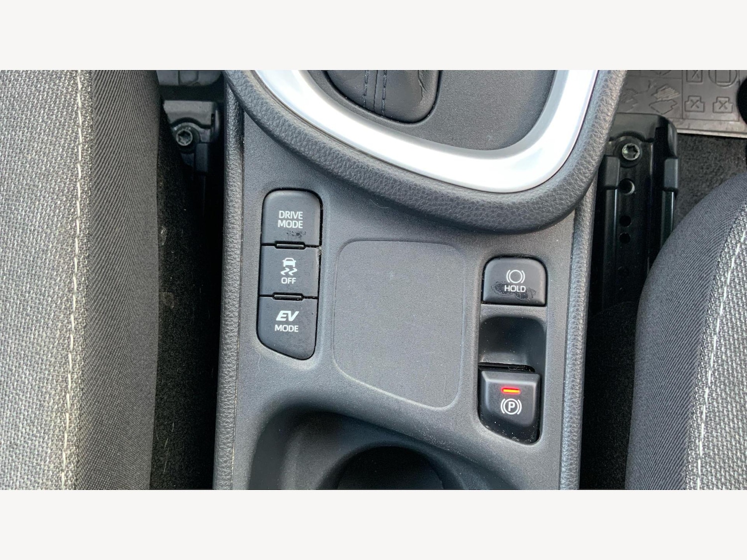 Used Toyota Yaris Cross 2024 for sale - 76200189: Photo 28