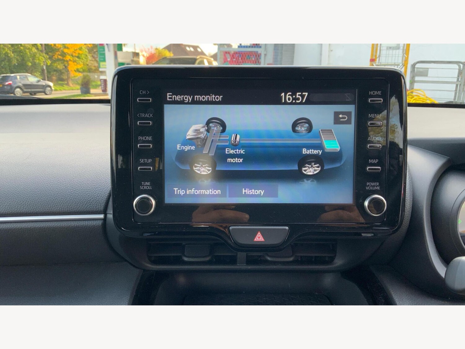 Used Toyota Yaris Cross 2024 for sale - 76200189: Photo 30