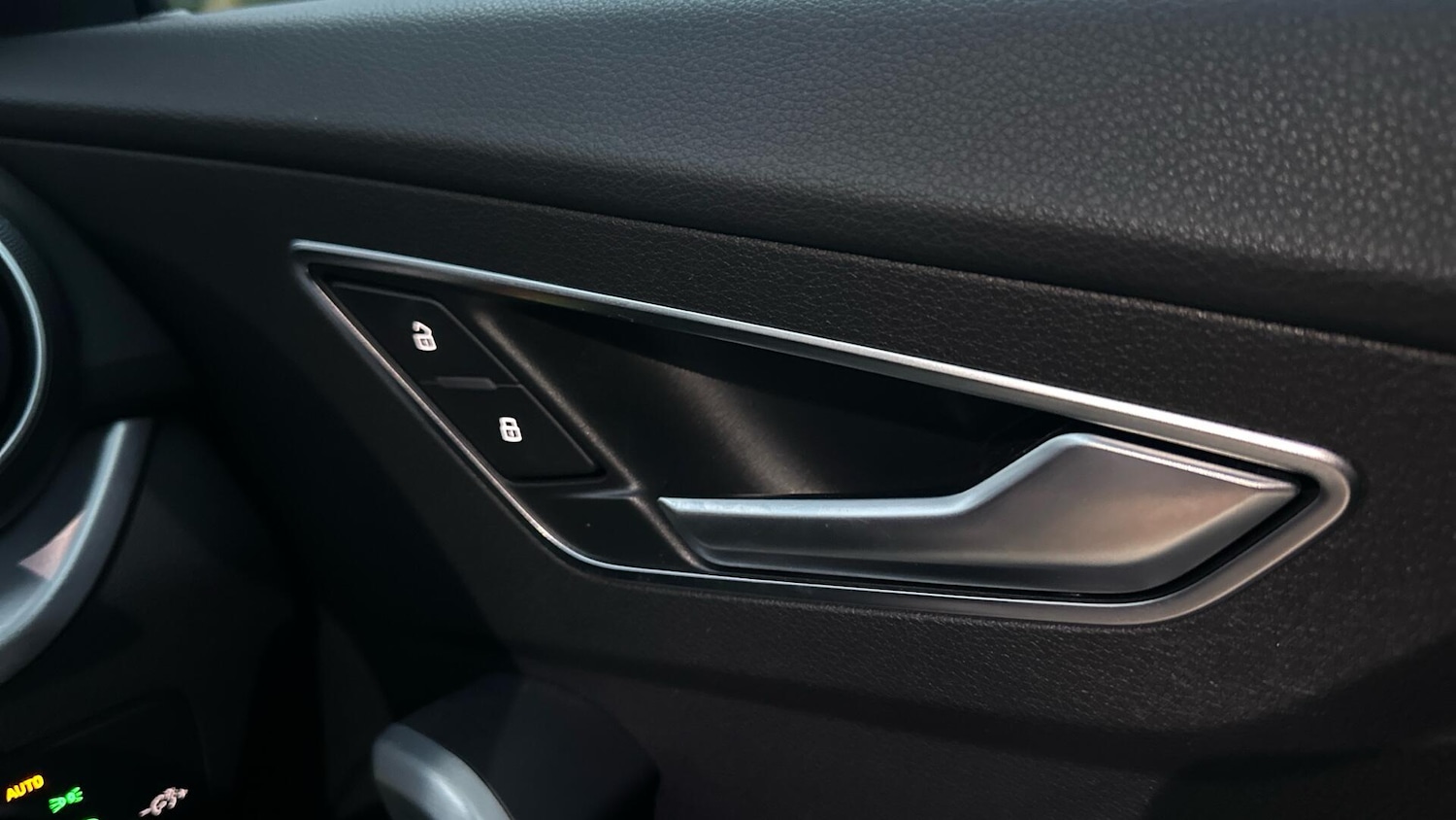 Used Audi Q2 2017 for sale - 76752813: Photo 37