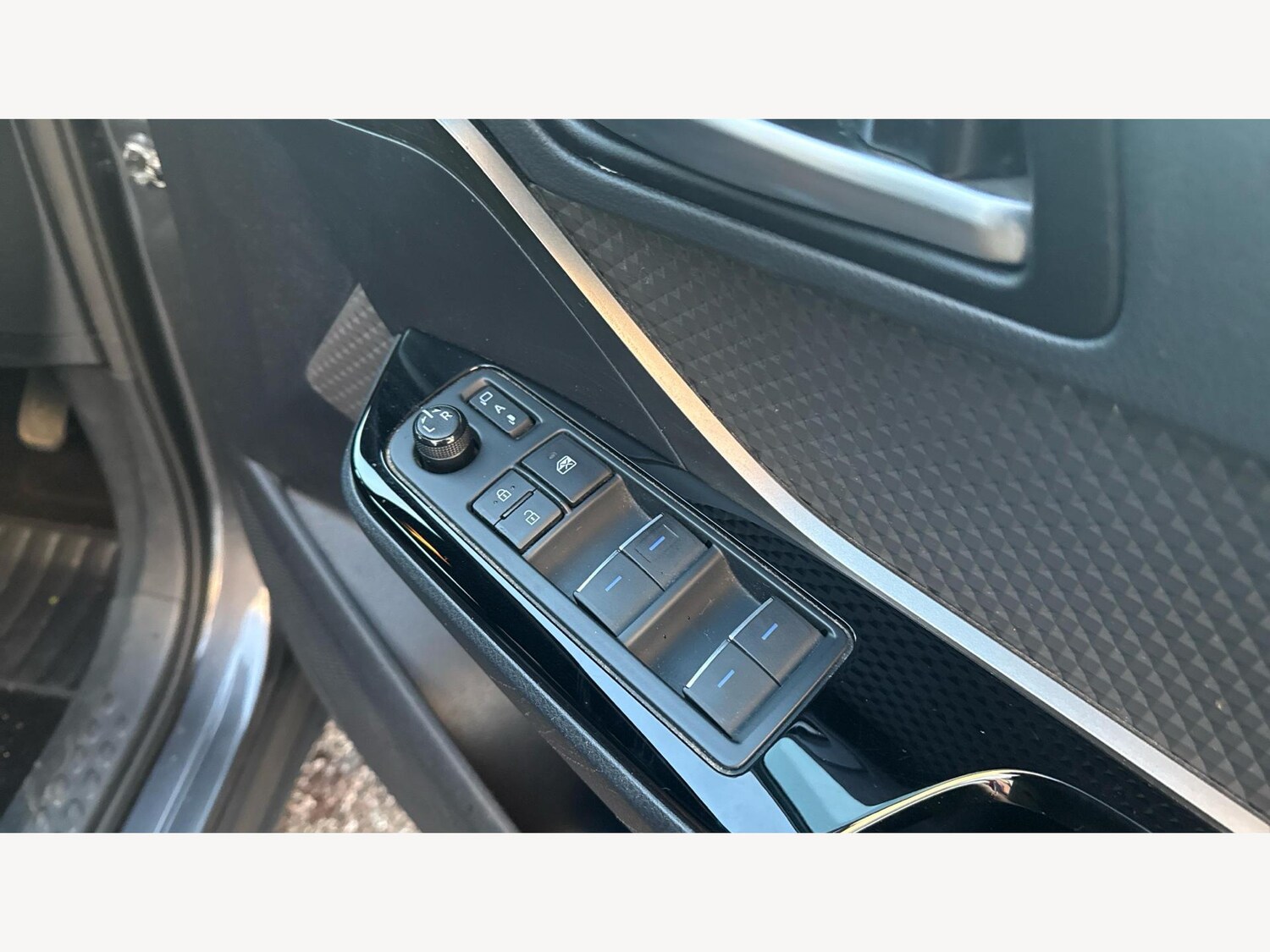 Used Toyota C-HR 2020 for sale - 76886688: Photo 28