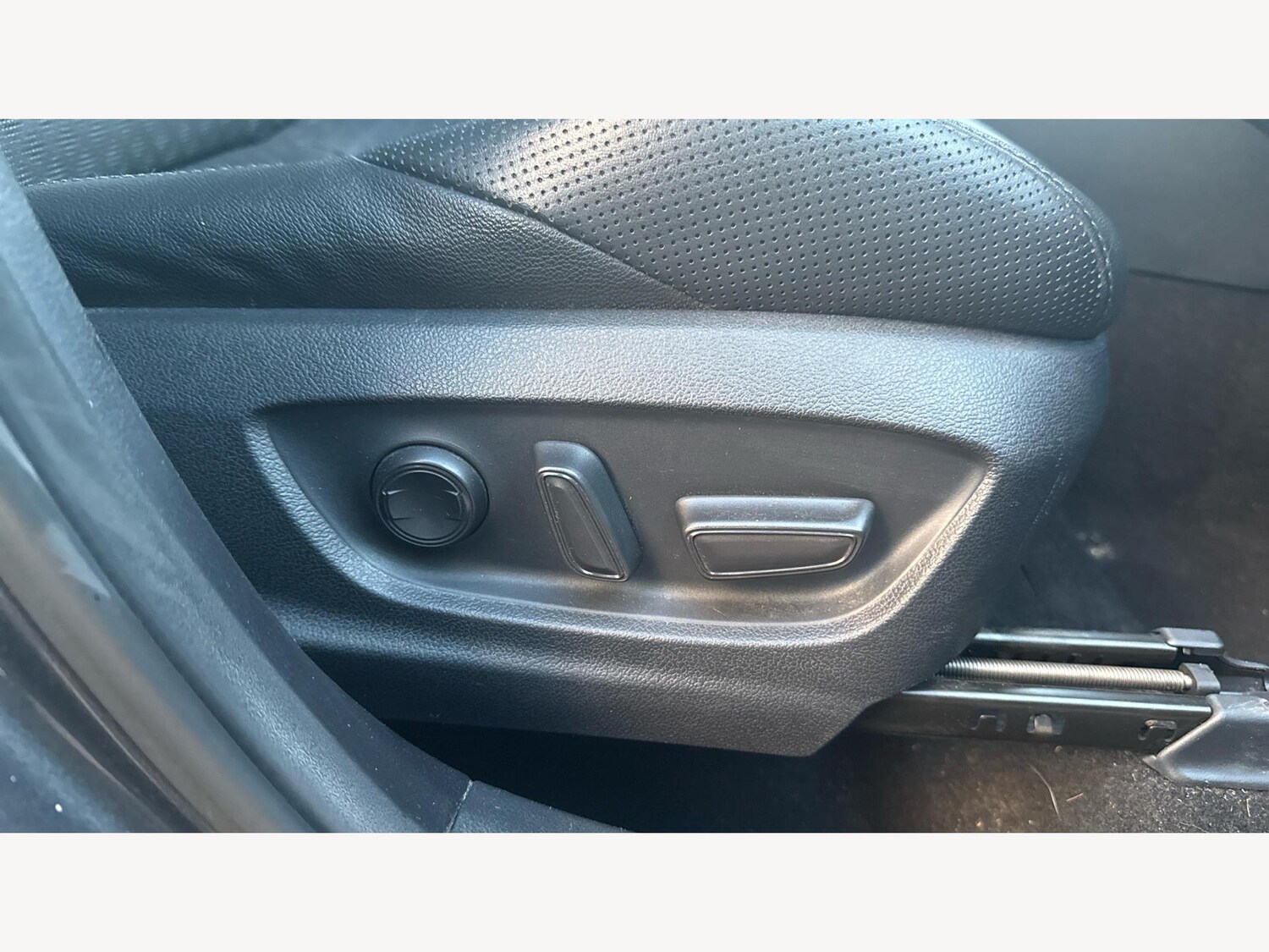 Used Toyota C-HR 2020 for sale - 76886688: Photo 30