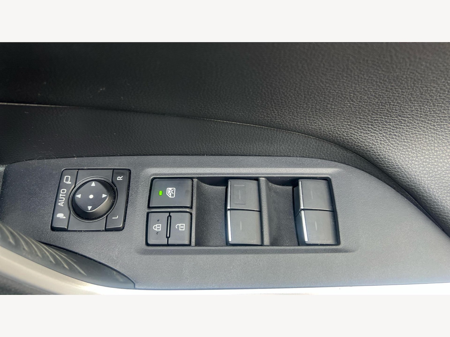 Used Toyota RAV4 2022 for sale - 76850520: Photo 25