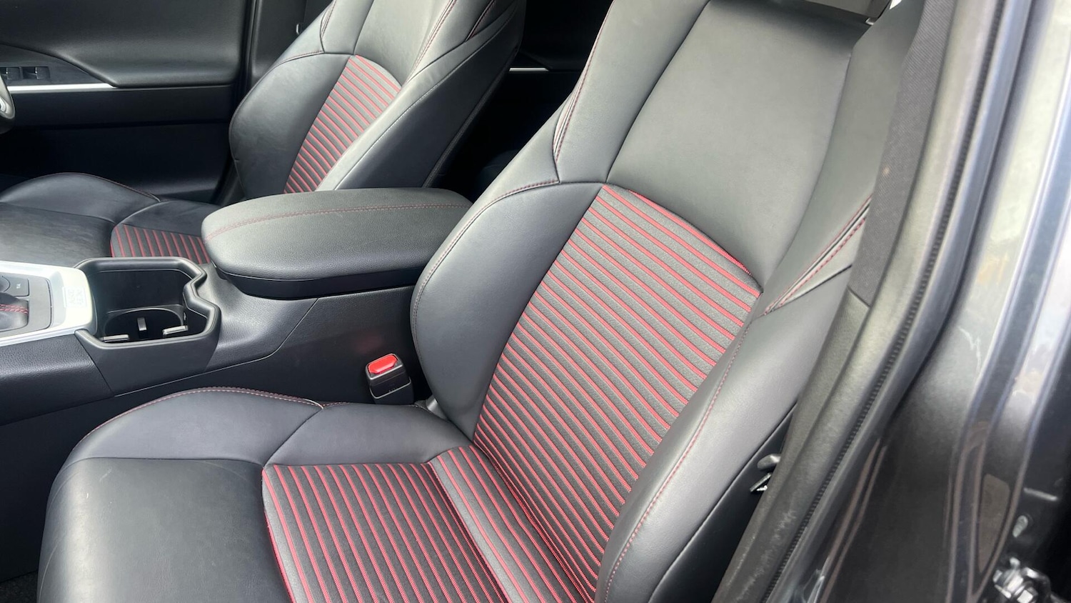 Used Toyota RAV4 2022 for sale - 76850520: Photo 42