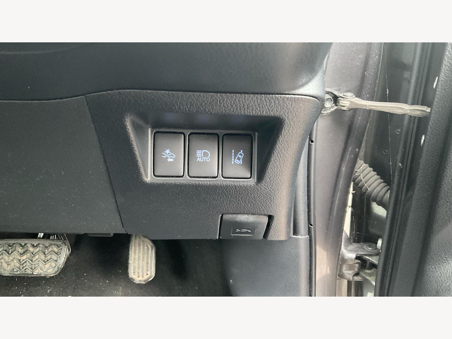 Used Toyota Yaris 2018 for sale - 77412367: Photo 28