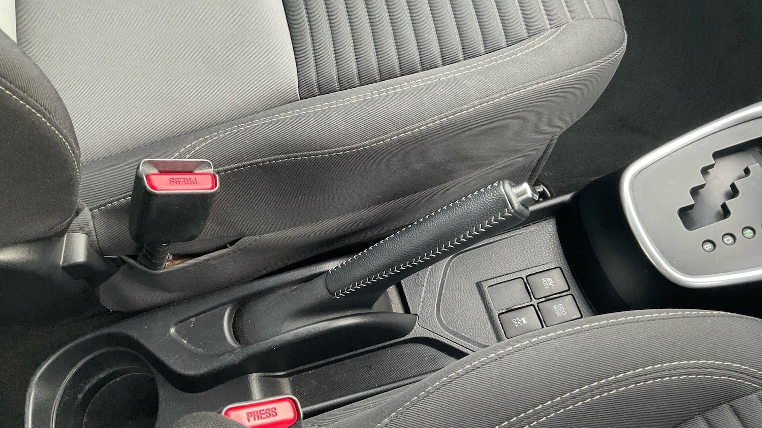 Used Toyota Yaris 2018 for sale - 77412367: Photo 33