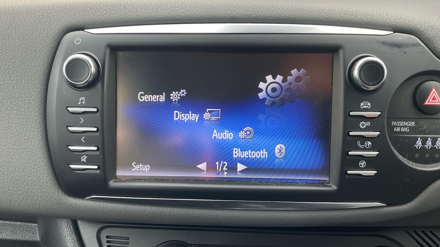 Used Toyota Yaris 2018 for sale - 77412367: Photo 40