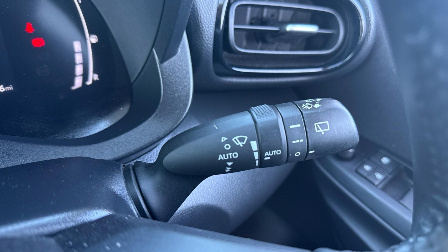 Used Toyota Yaris Cross 2024 for sale - 78047122: Photo 42