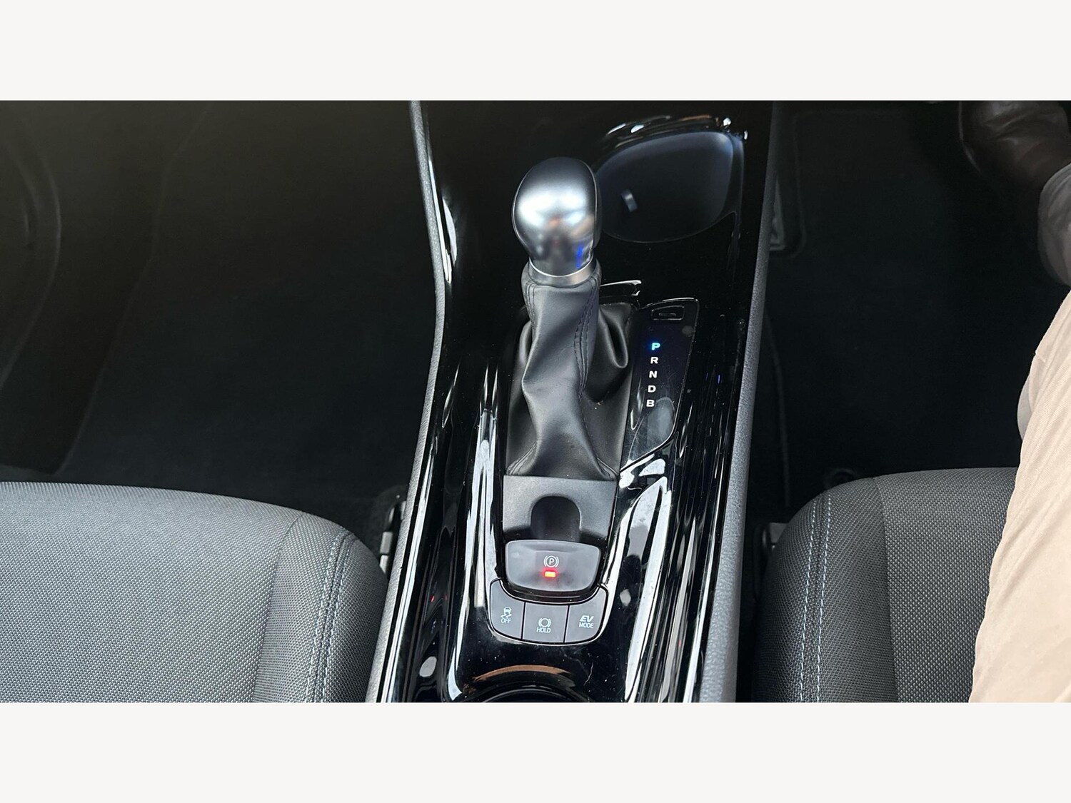 Used Toyota C-HR 2021 for sale - 77097993: Photo 25