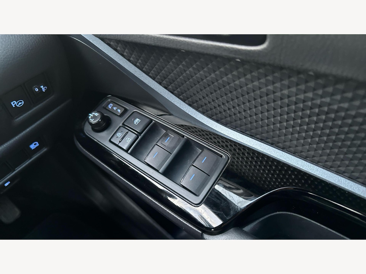 Used Toyota C-HR 2021 for sale - 77097993: Photo 30