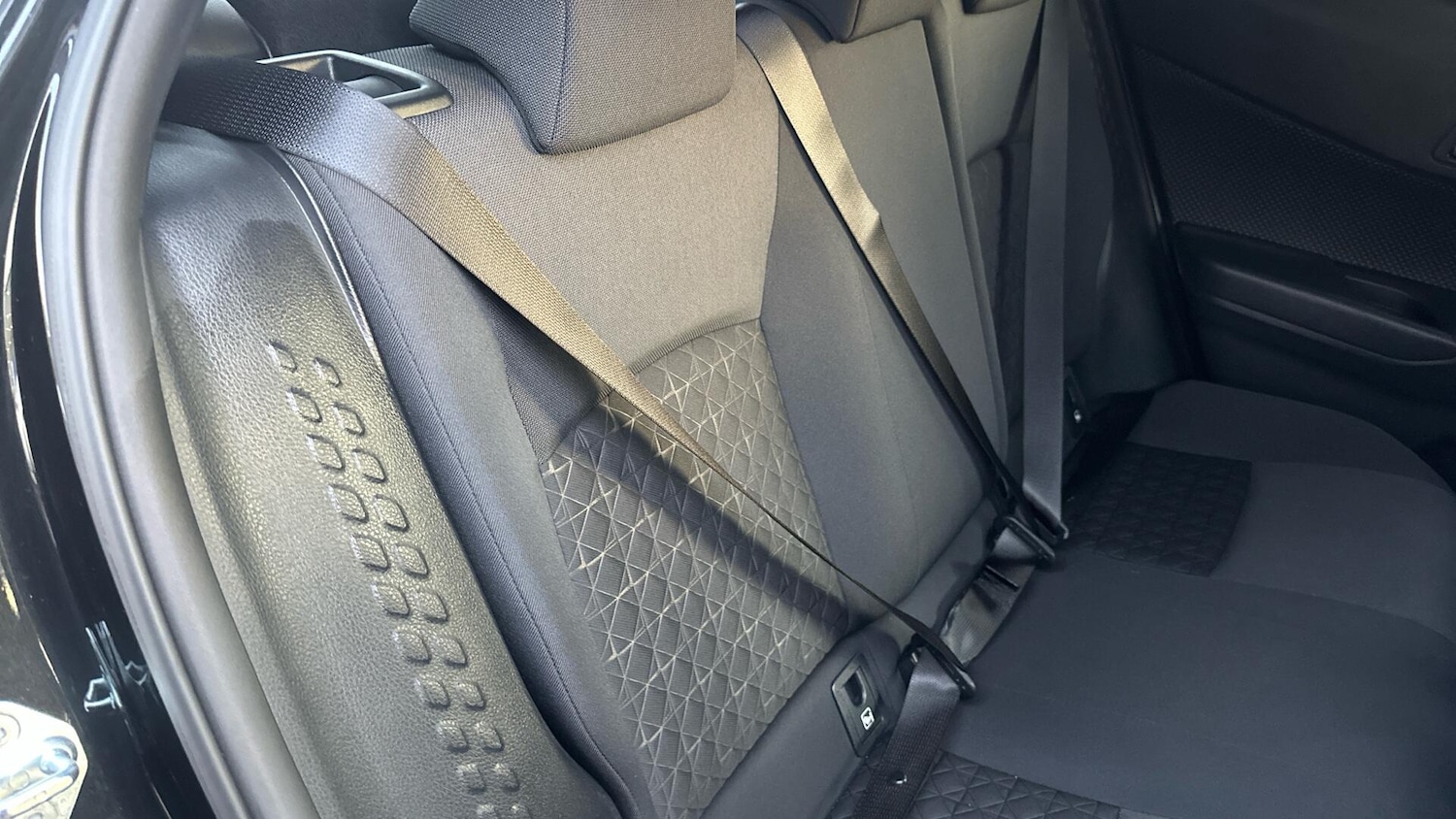 Used Toyota C-HR 2021 for sale - 77097993: Photo 35