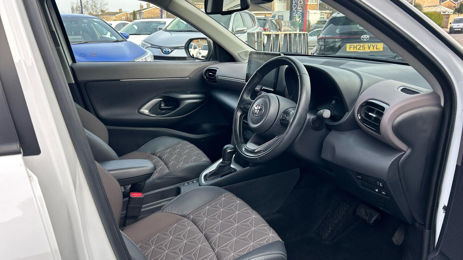 Used Toyota Yaris Cross 2023 for sale - 78147698: Photo 11