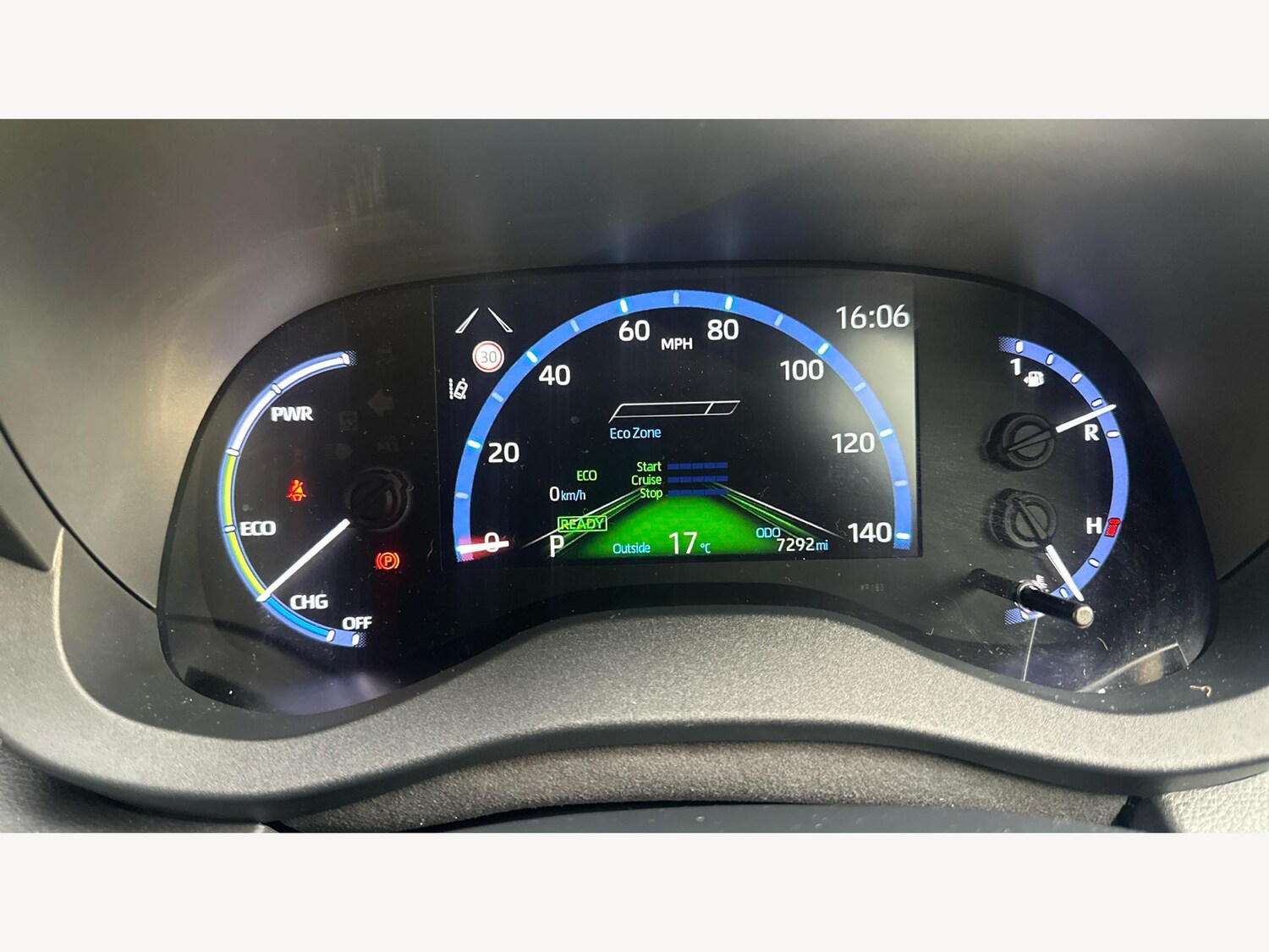 Used Toyota Yaris Cross 2024 for sale - 77305704: Photo 11