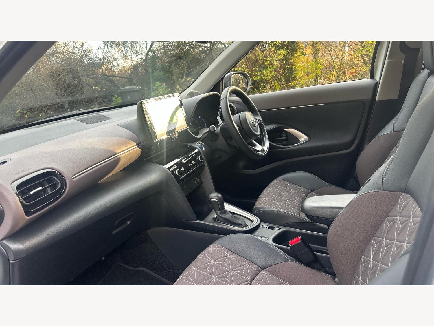 Used Toyota Yaris Cross 2024 for sale - 77305704: Photo 12