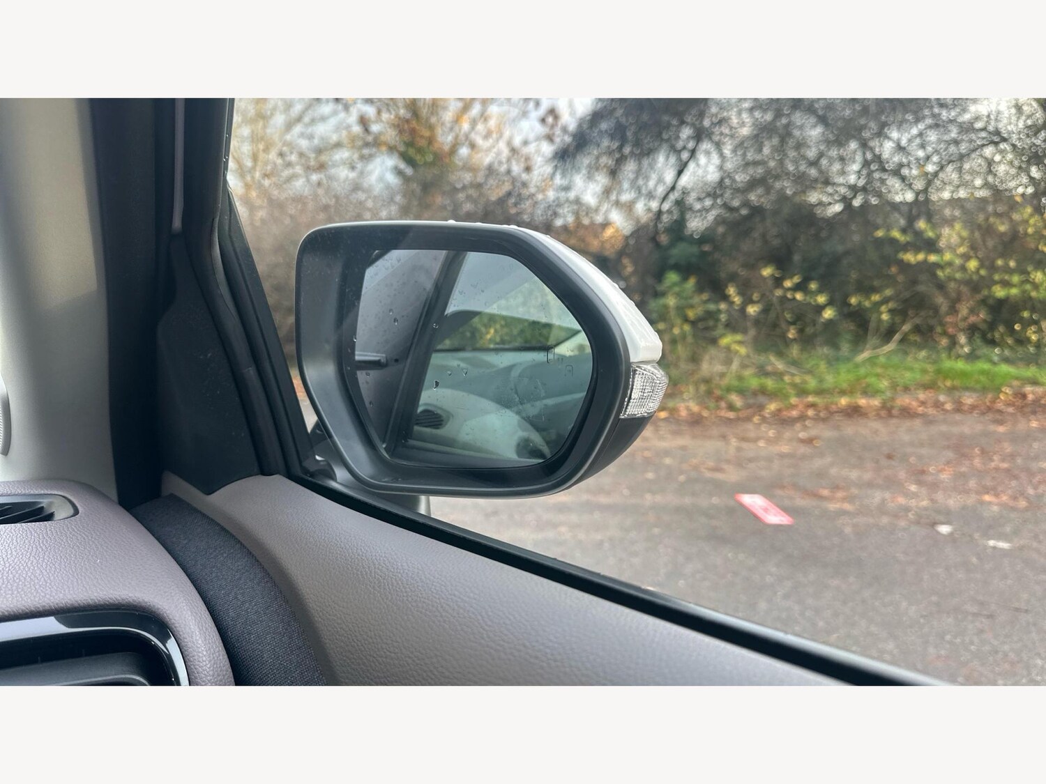 Used Toyota Yaris Cross 2024 for sale - 77305704: Photo 25