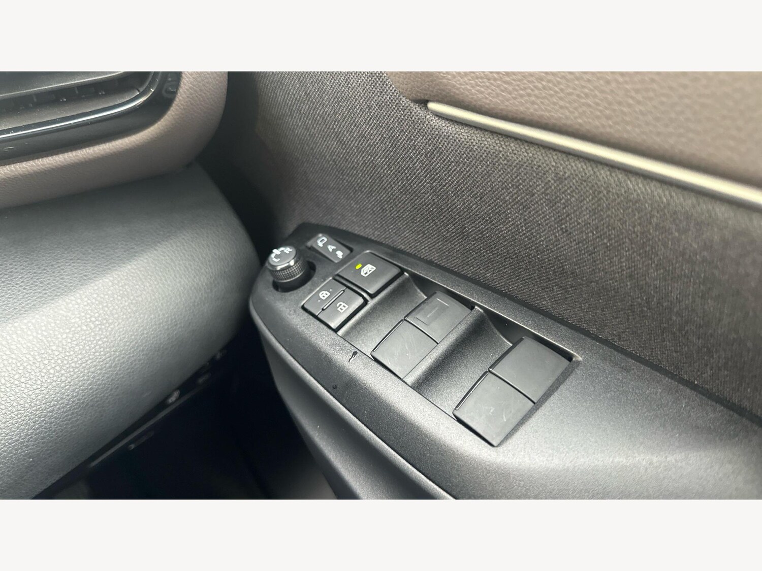 Used Toyota Yaris Cross 2024 for sale - 77305704: Photo 26