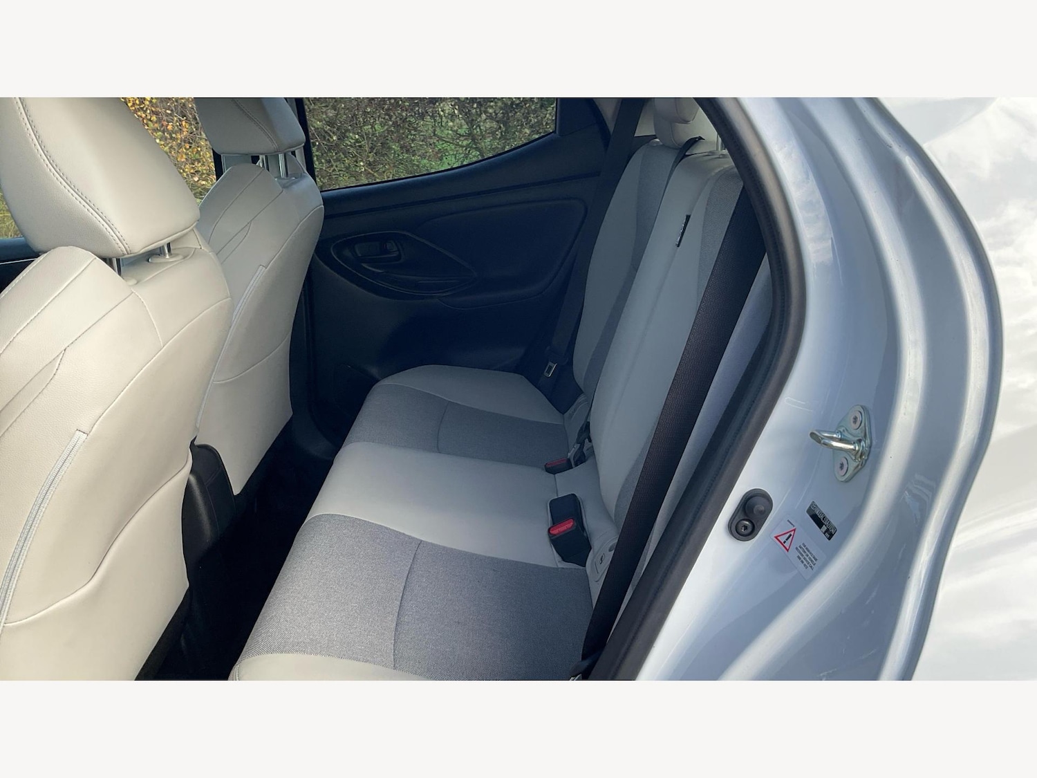 Used Toyota Yaris 2023 for sale - 77695466: Photo 15