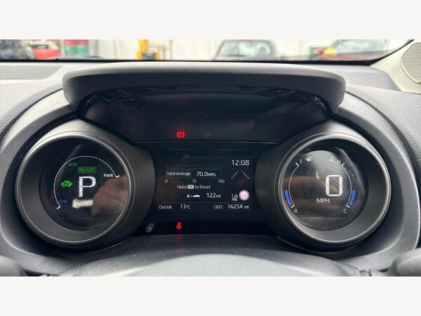 Used Toyota Yaris Cross 2023 for sale - 76189407: Photo 11
