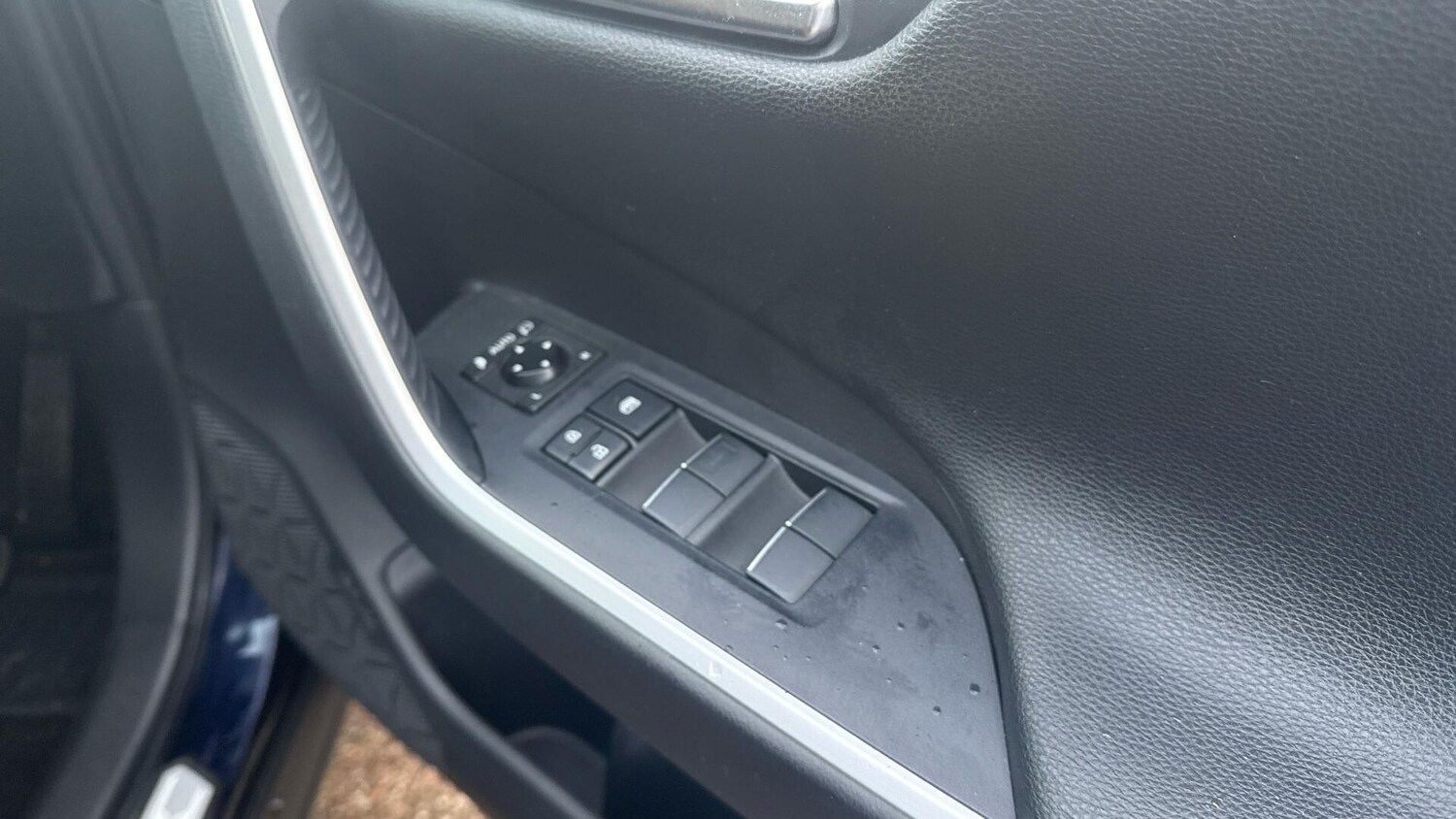 Used Toyota RAV4 2021 for sale - 77395941: Photo 34