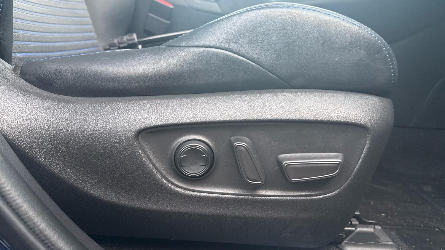 Used Toyota RAV4 2021 for sale - 77395941: Photo 36