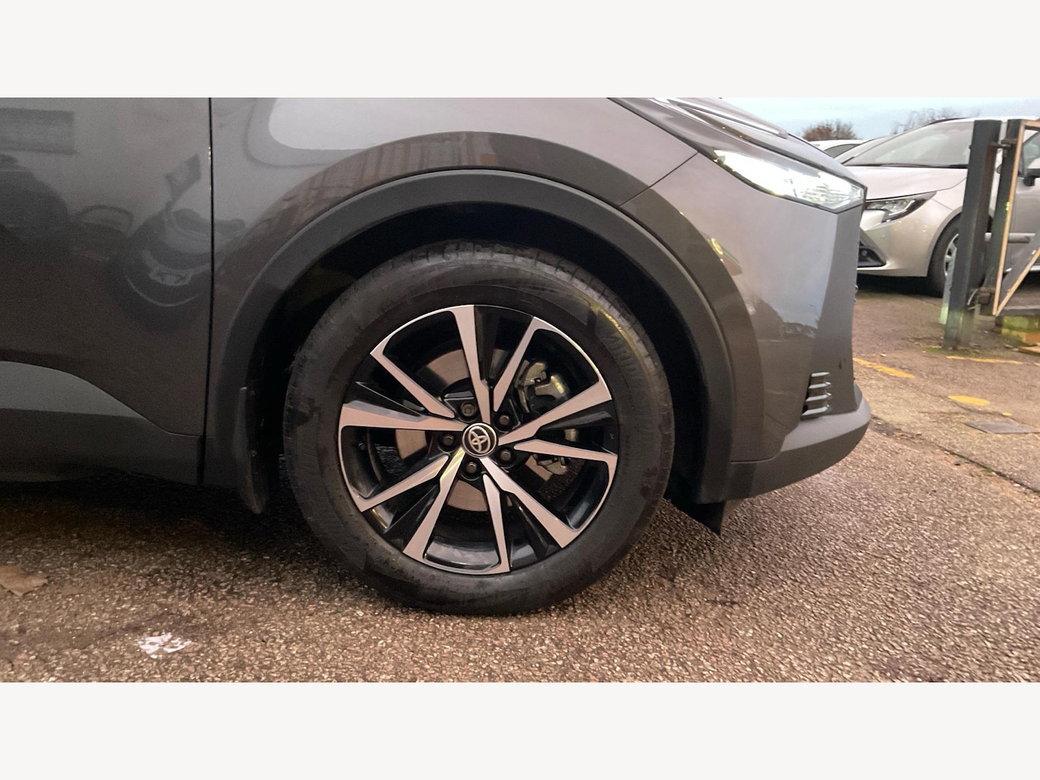 Used Toyota C-HR for sale - 77753832: Photo 24