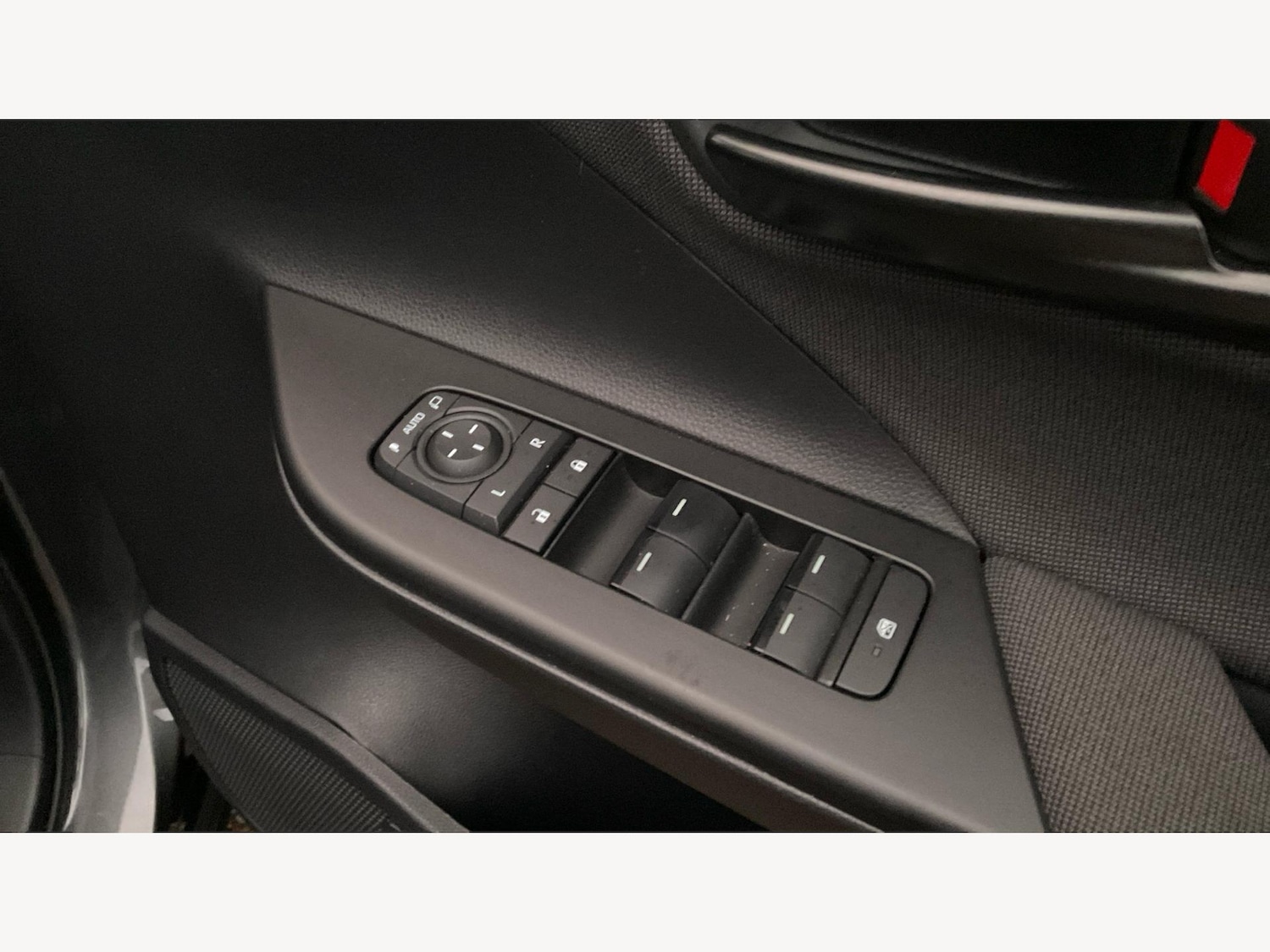 Used Toyota C-HR for sale - 77753832: Photo 28