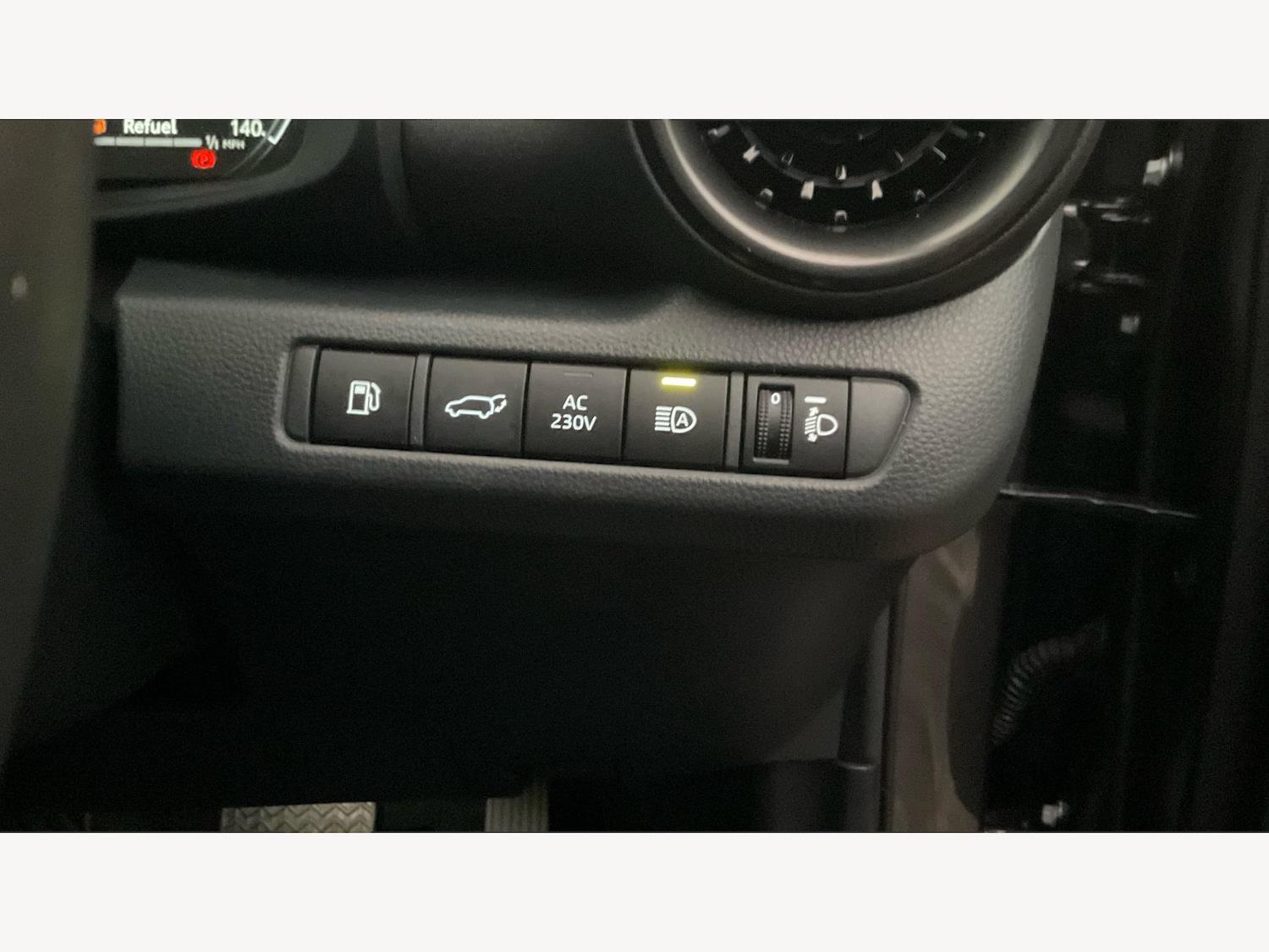 Used Toyota C-HR for sale - 77753832: Photo 29