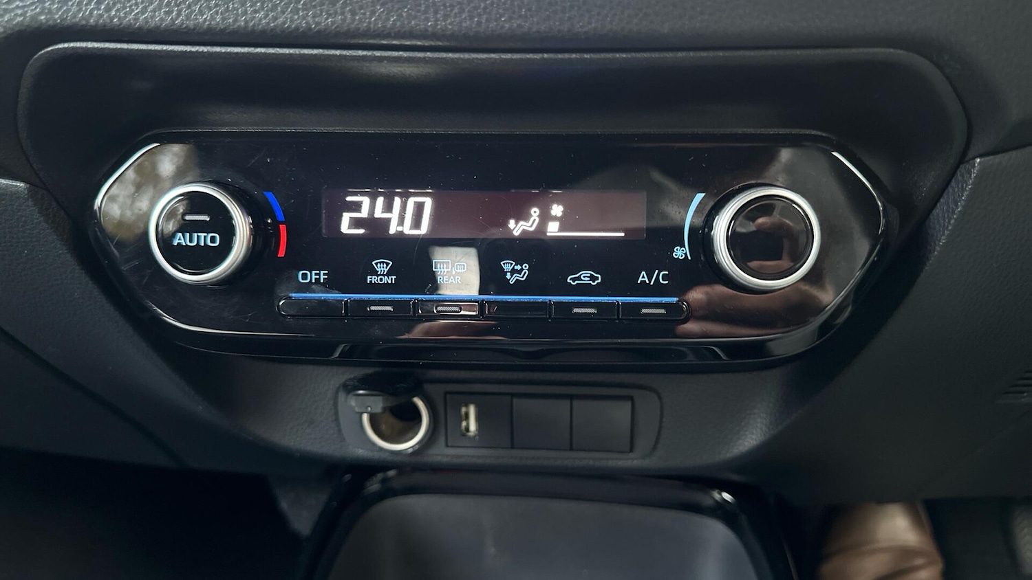 Used Toyota Aygo X 2023 for sale - 77343743: Photo 32