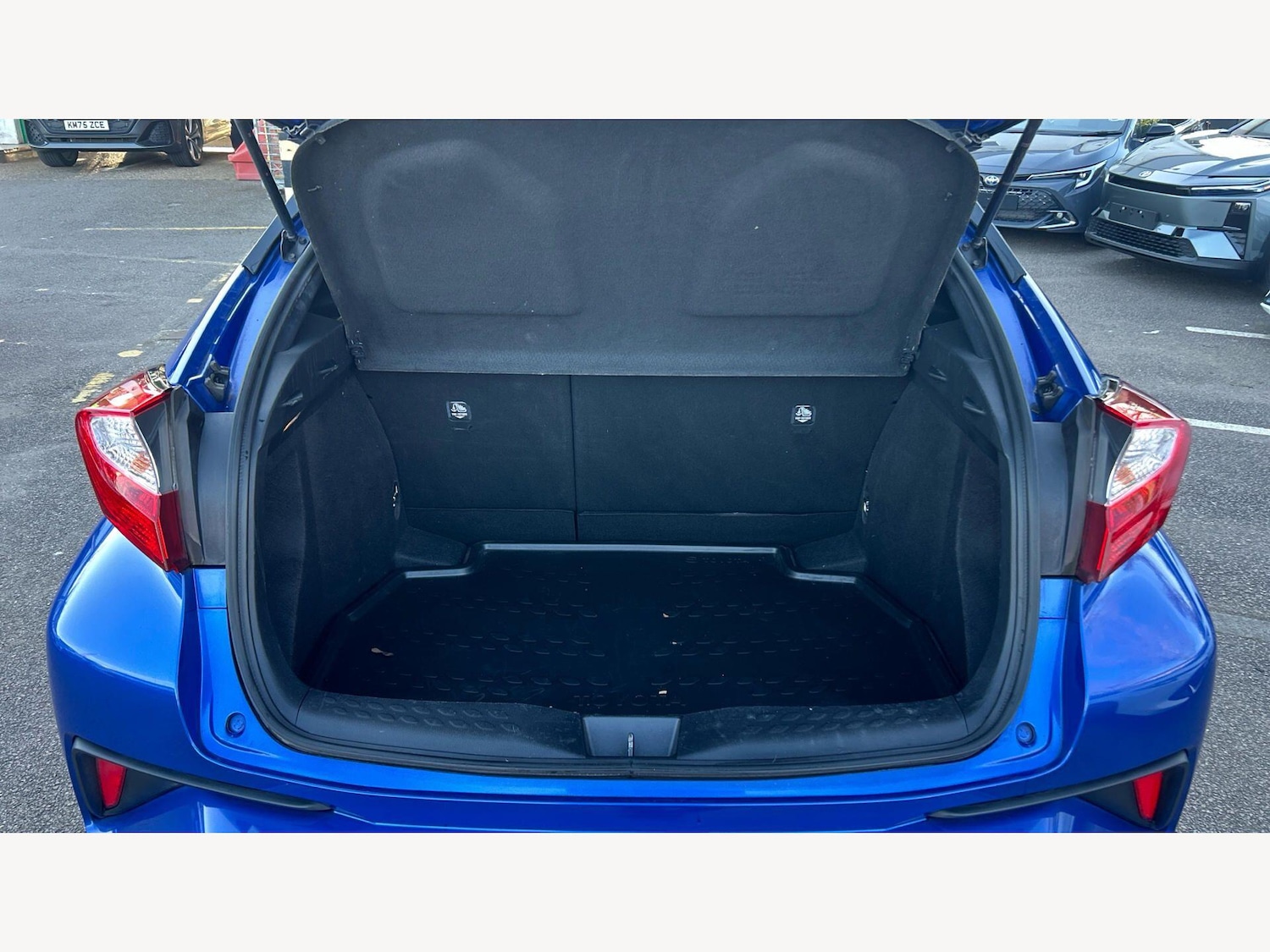 Used Toyota C-HR for sale - 77793681: Photo 16