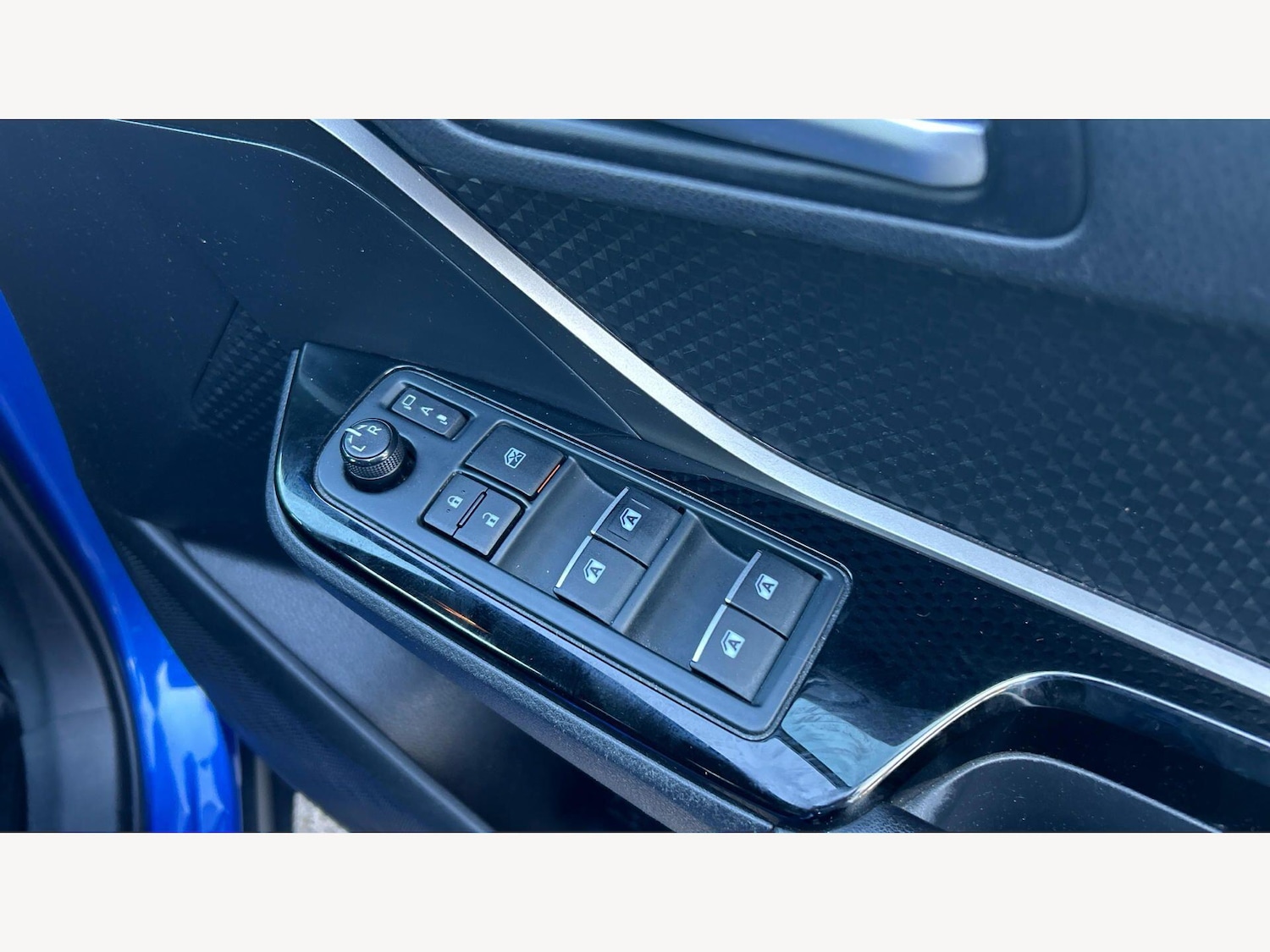 Used Toyota C-HR for sale - 77793681: Photo 26