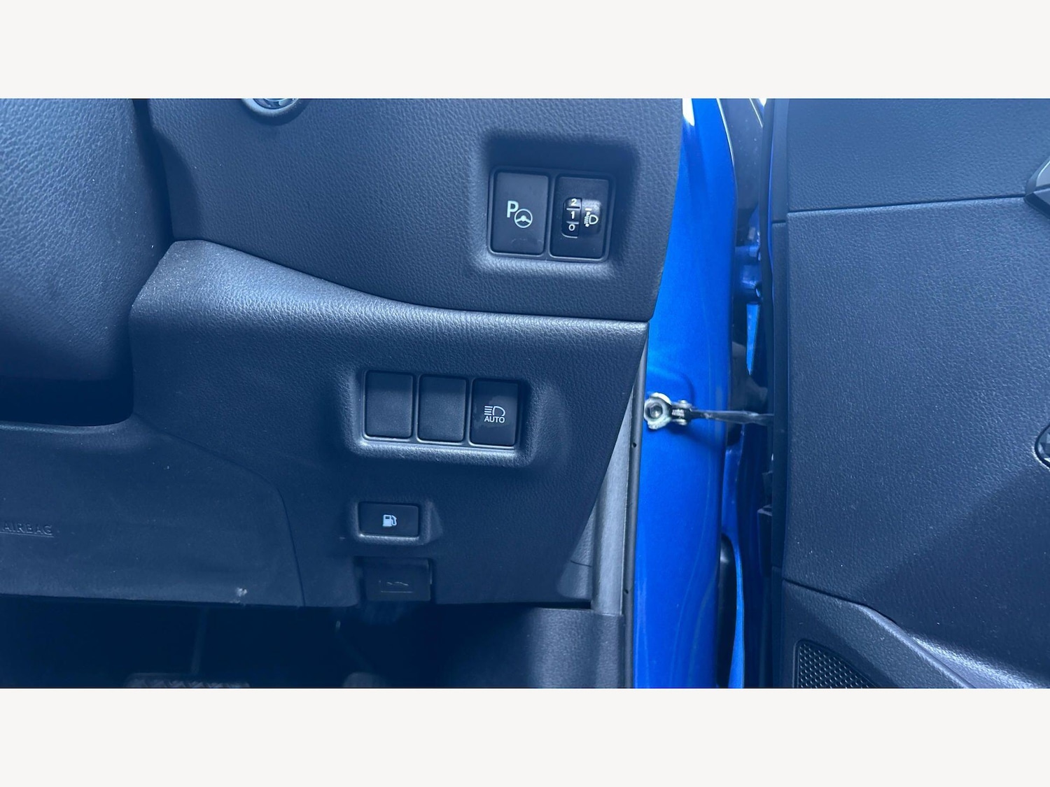 Used Toyota C-HR for sale - 77793681: Photo 27