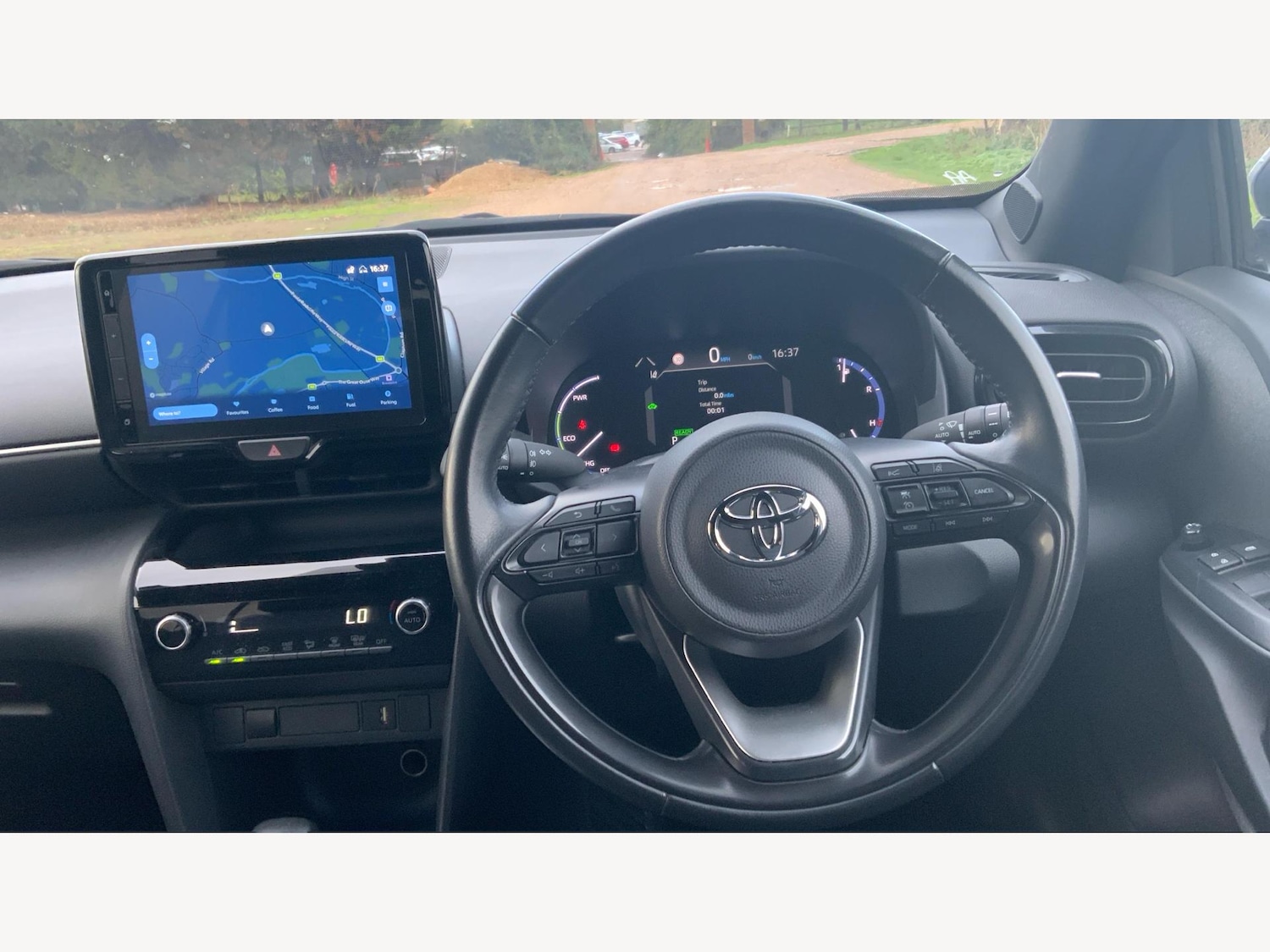 Used Toyota Yaris Cross 2022 for sale - 76349674: Photo 8