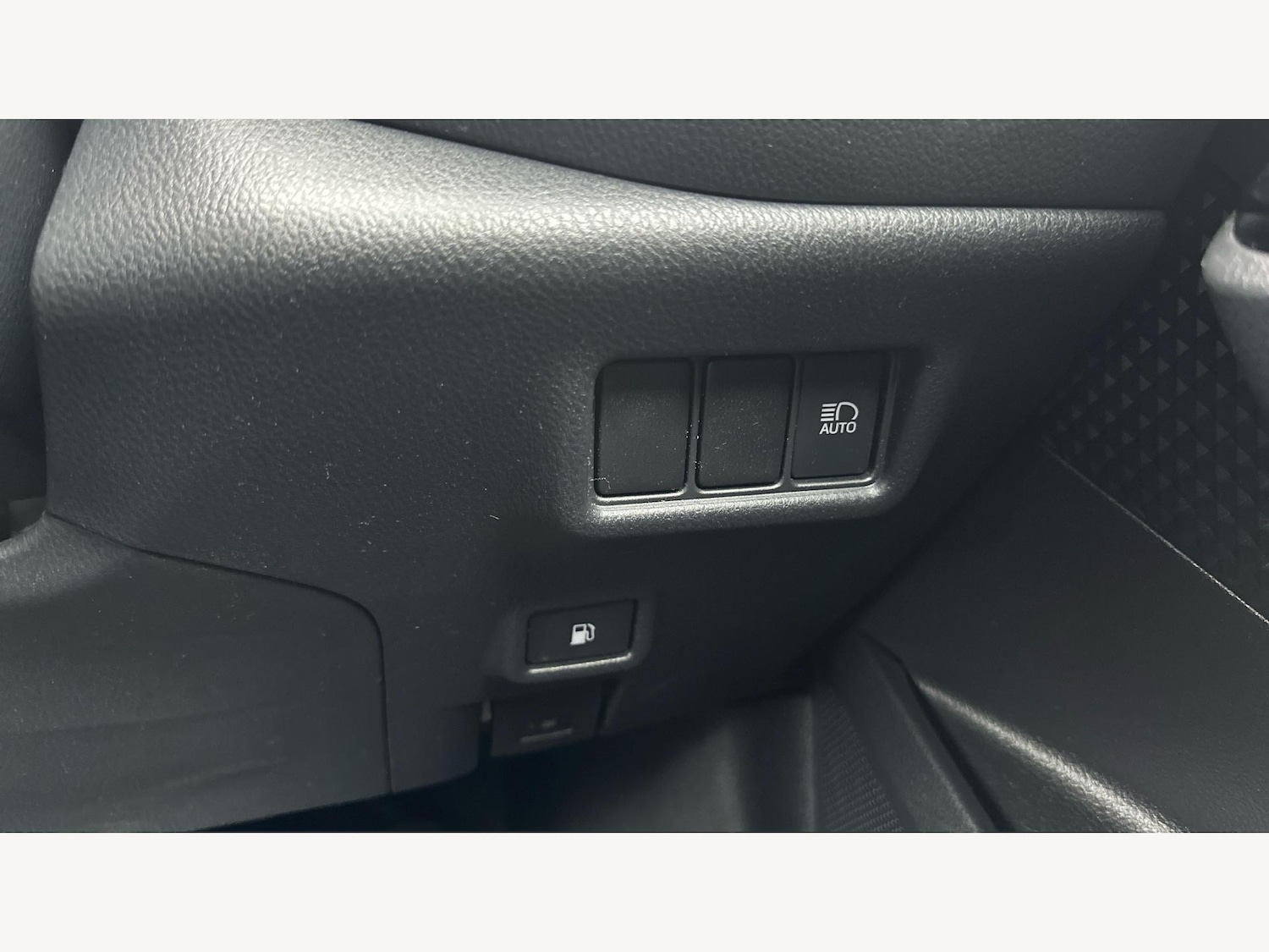 Used Toyota C-HR 2021 for sale - 76742335: Photo 27