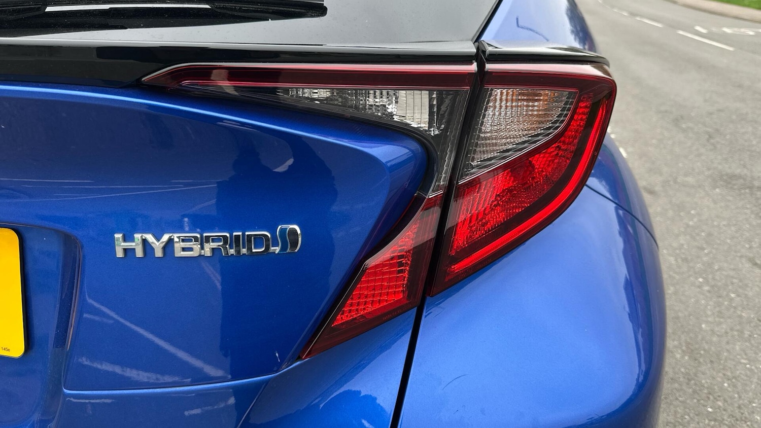 Used Toyota C-HR 2021 for sale - 76742335: Photo 41