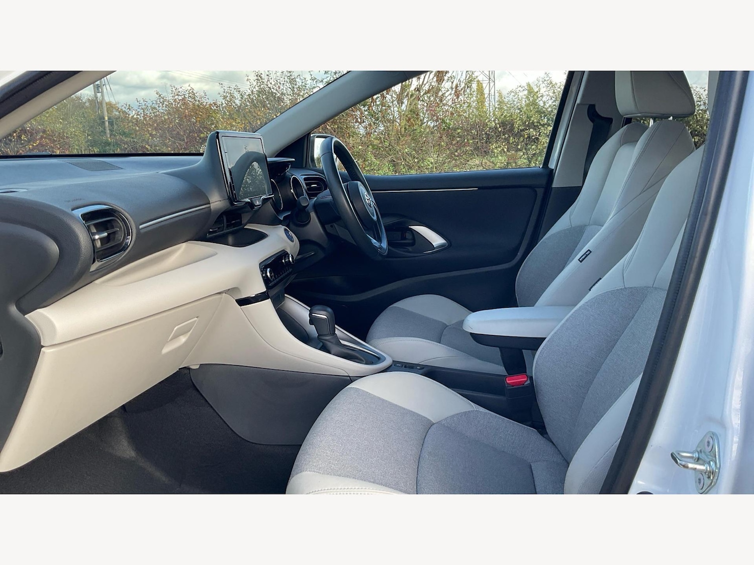 Used Toyota Yaris 2023 for sale - 76348975: Photo 12