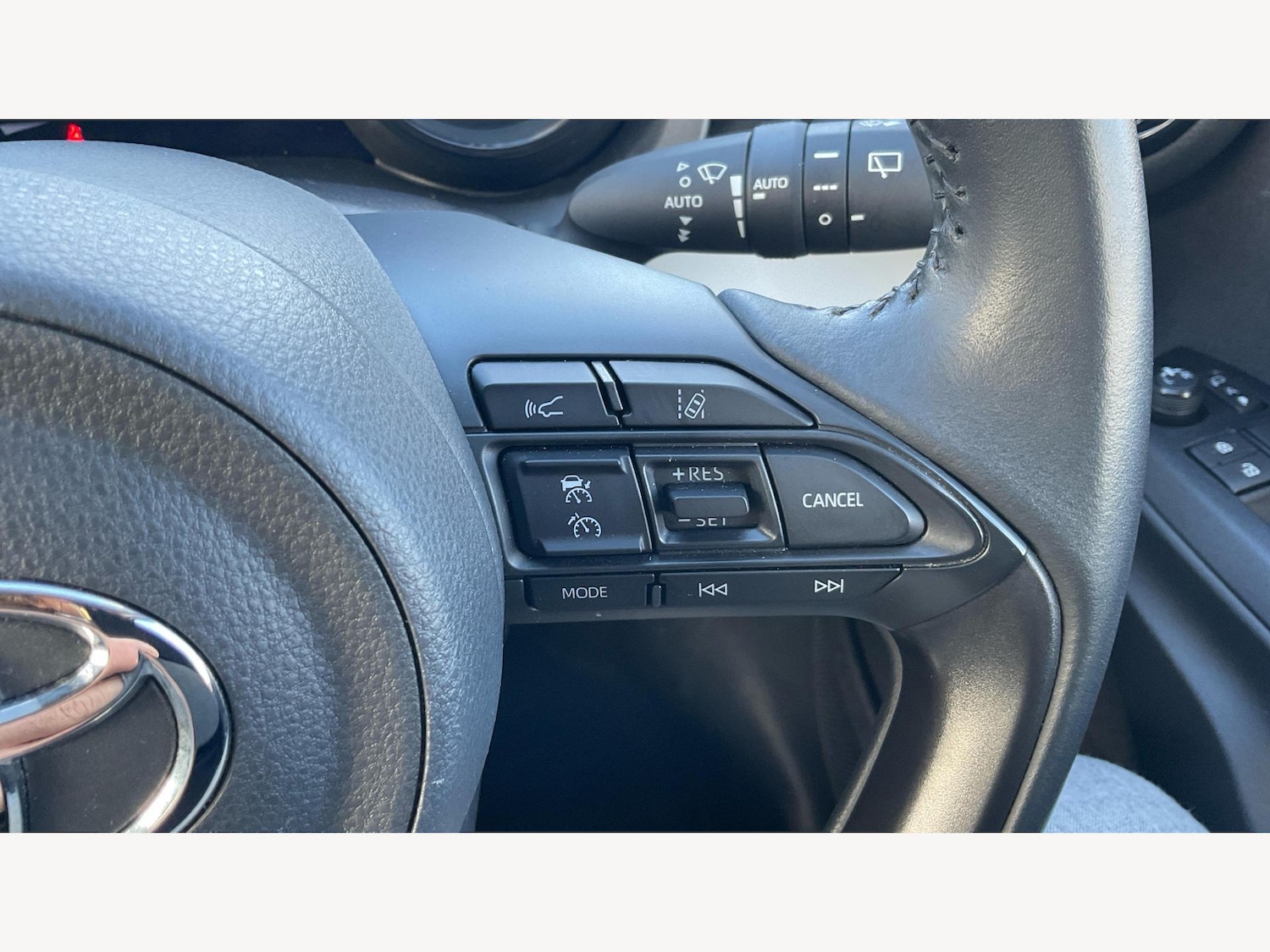 Used Toyota Yaris 2023 for sale - 76348975: Photo 32