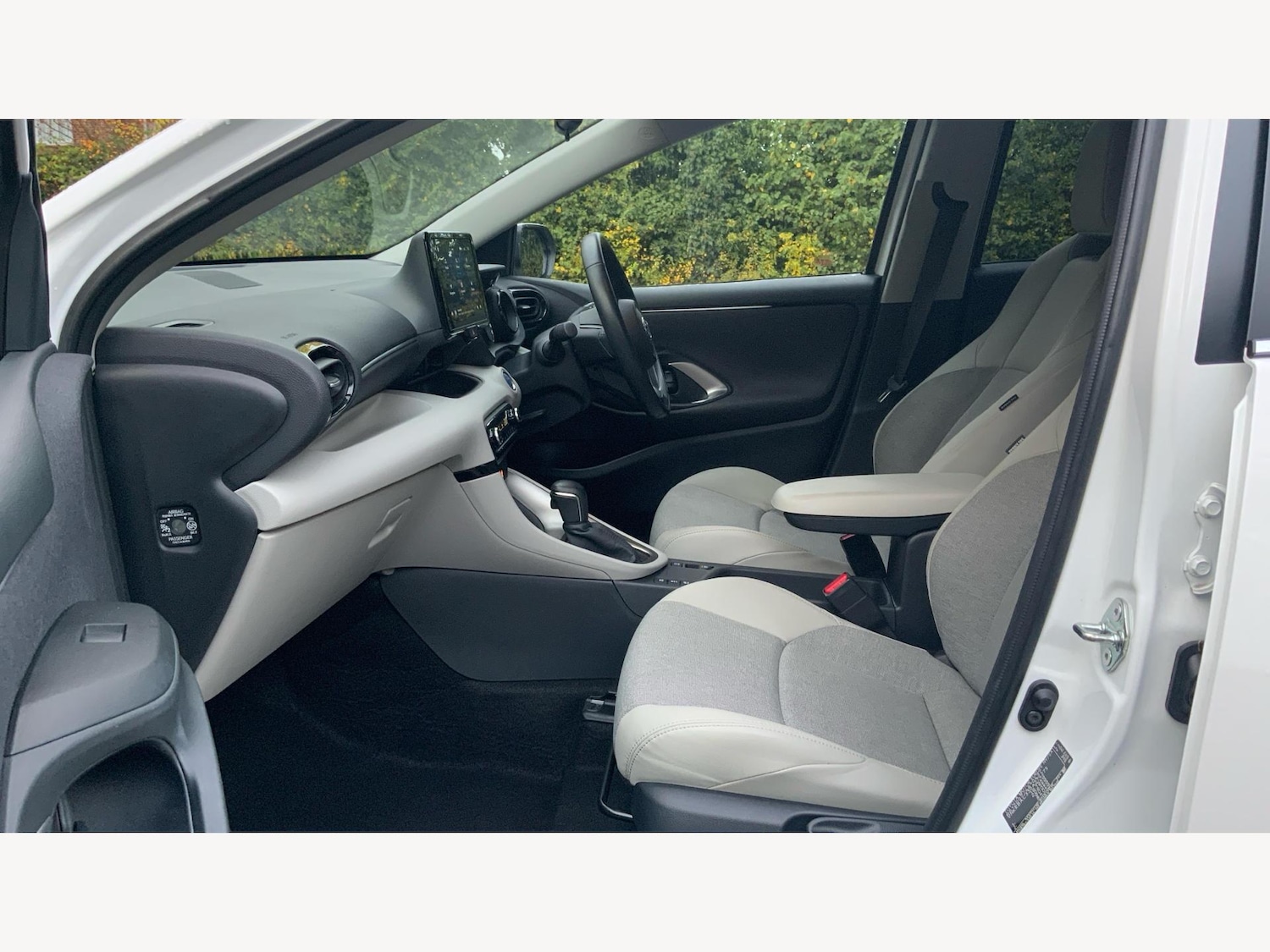 Used Toyota Yaris 2023 for sale - 76688589: Photo 12